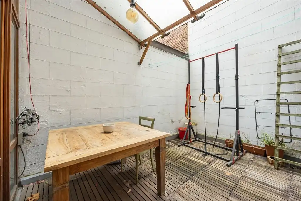 Karaktervol appartement met stadskoer foto 6