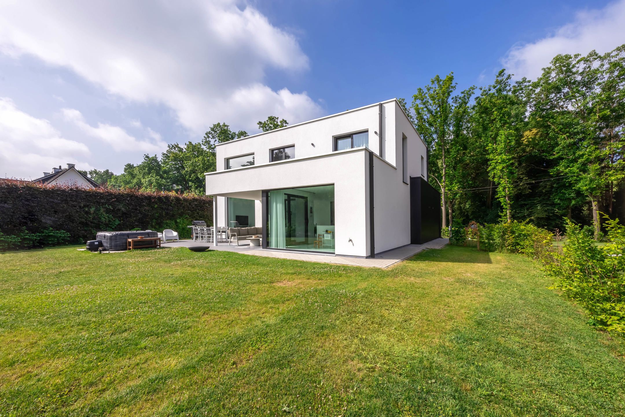 Licht en ruimte in strakke designwoning foto 4