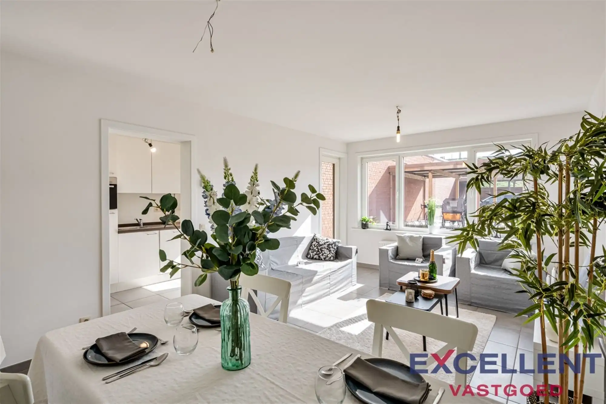 Modern gelijkvloers appartement te koop centrum Deinze foto {{pictureIndex}}