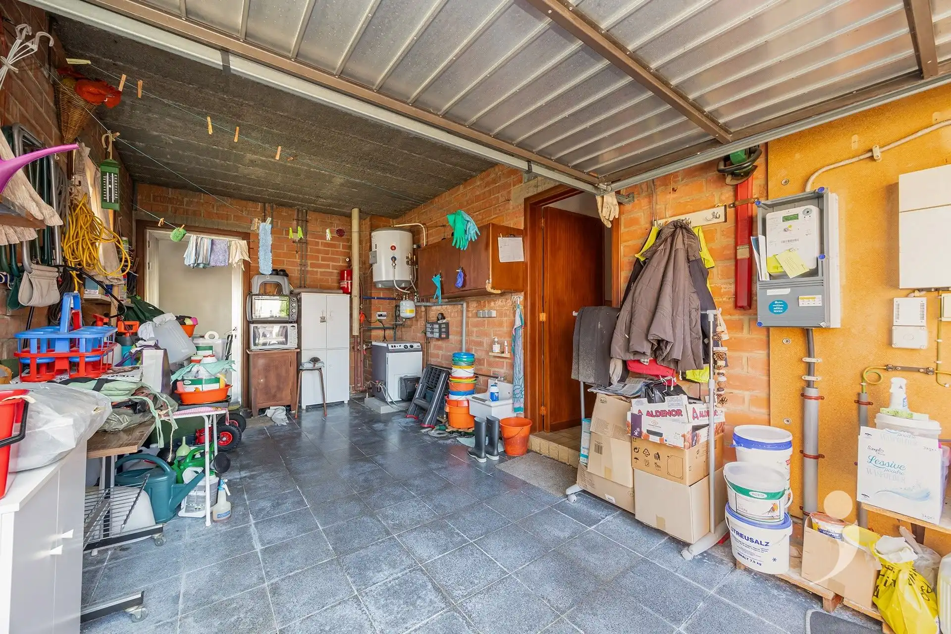 Te renoveren alleenstaande woning met zuidgerichte tuin en weids uitzicht foto 18