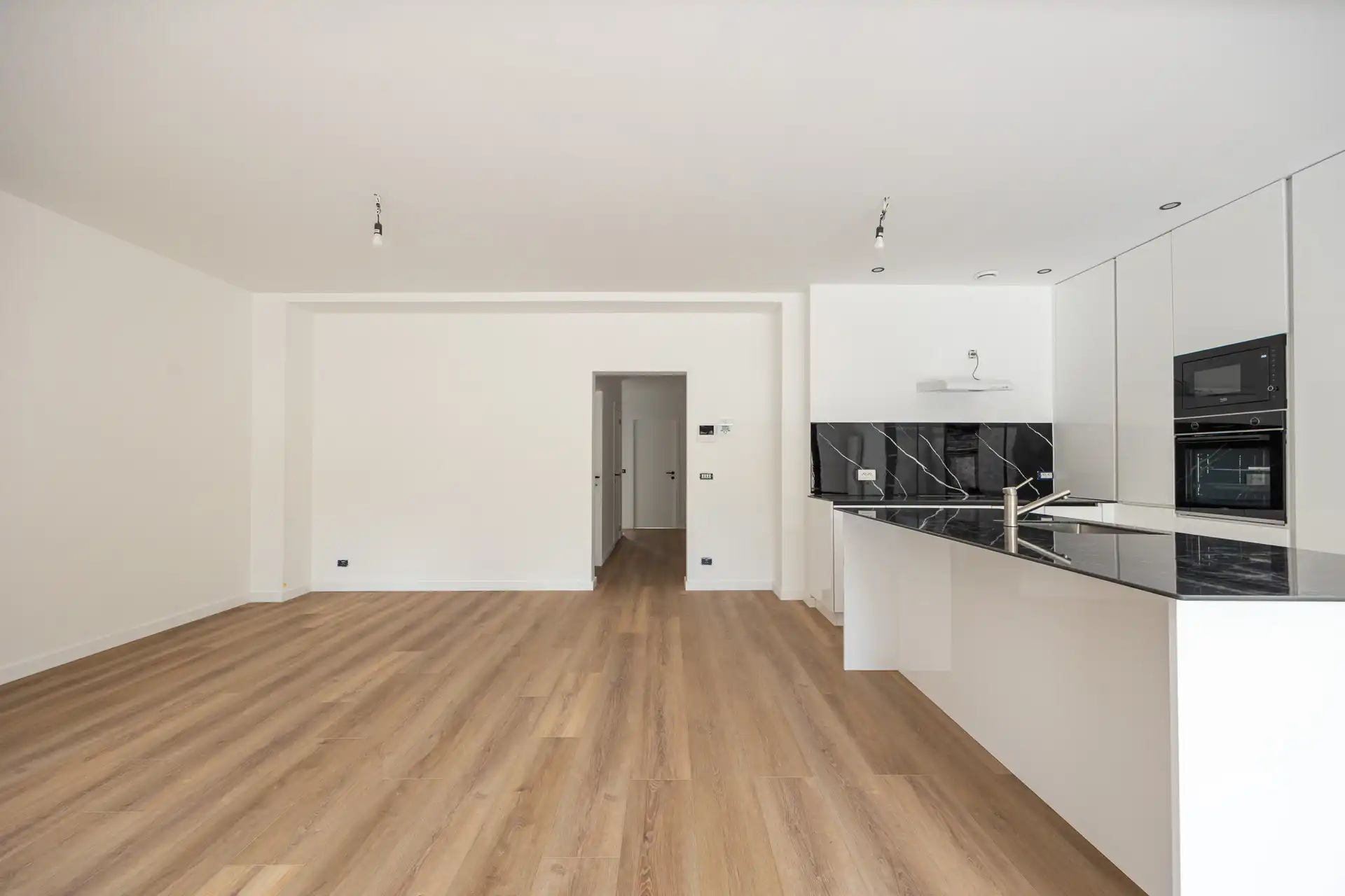 Hoogwaardig gerenoveerd GLVL-appartement met 2 slpks en tuin foto 4