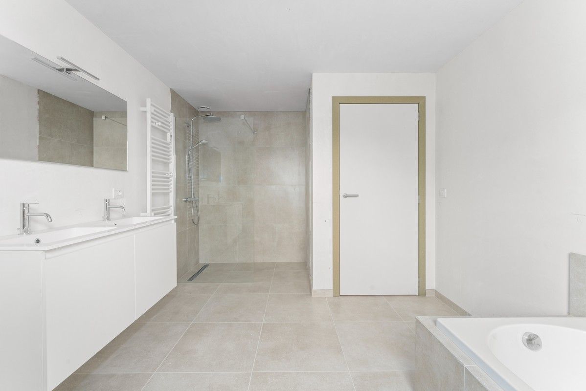 Nabij het centrum van Ronse bouwt Hectaar halfopen woningen foto 14