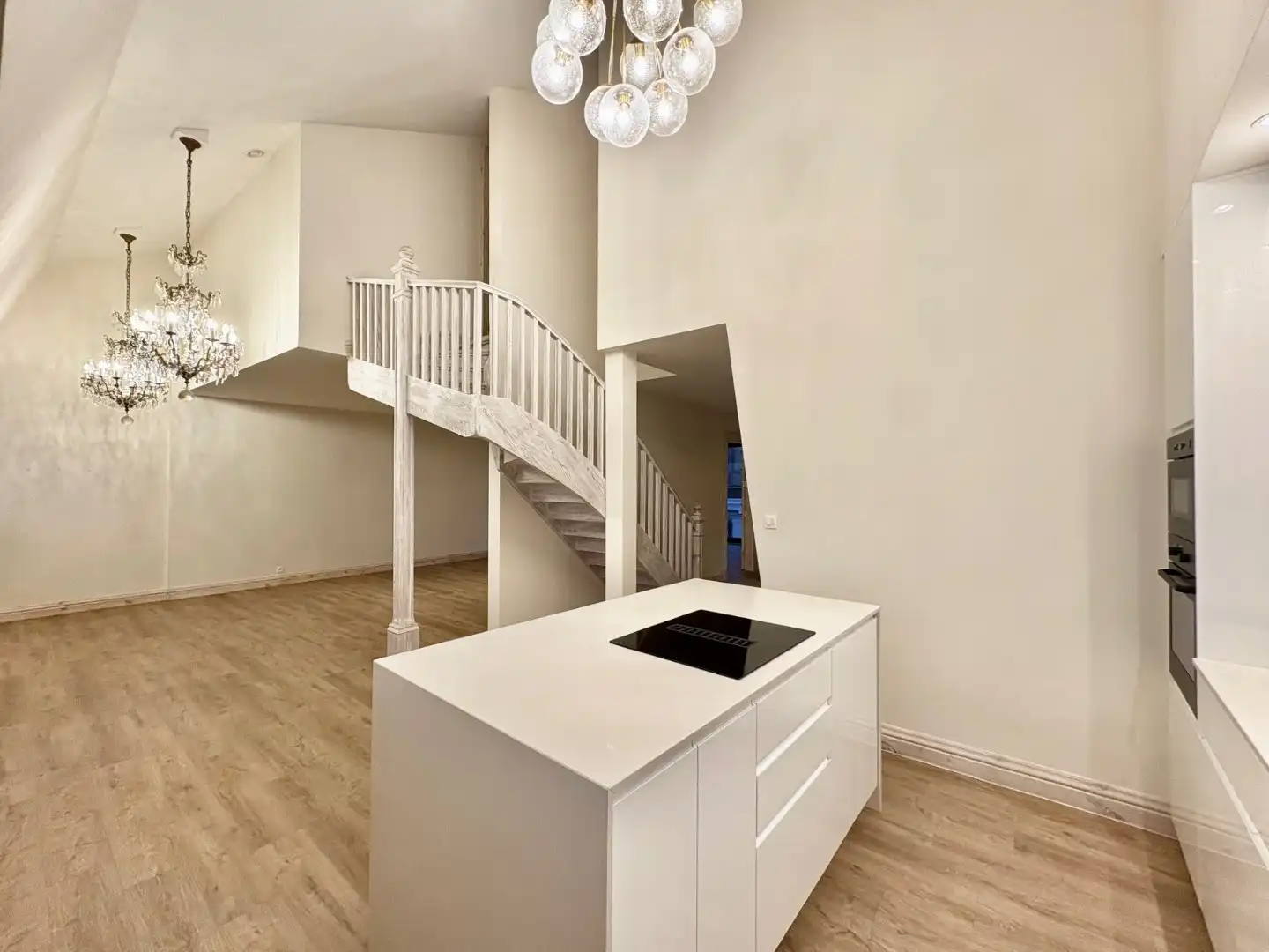 Unieke duplex penthouse met twee slaapkamers en een prachtig dakterras foto 3