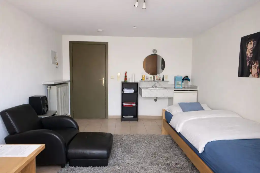 Opbrengsteigendom bestaande uit 18 studentenkamers en twee autostaanplaatsen gelegen aan de Bargiekaai foto 6