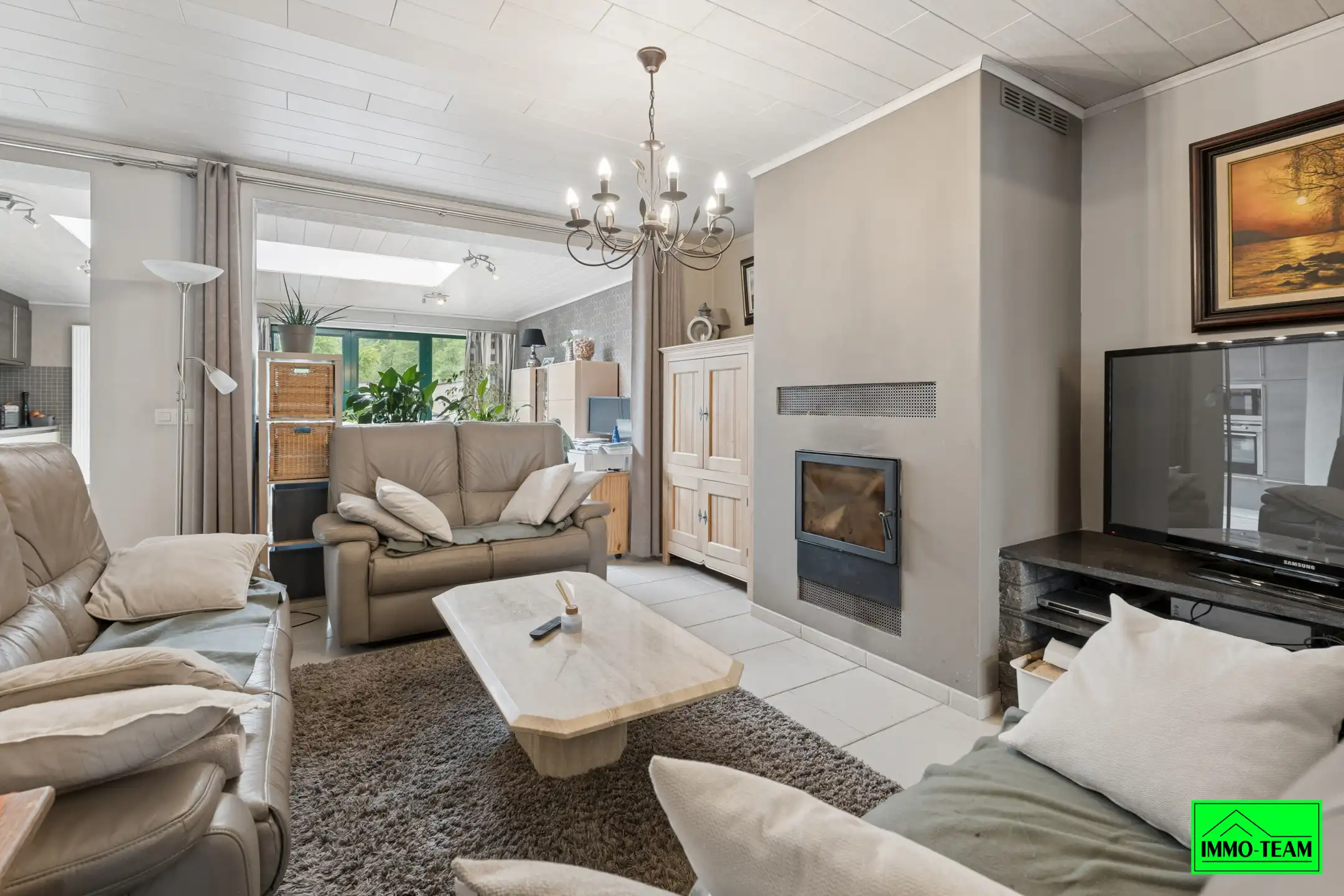  Volledig gerenoveerde en instapklare 2-gevelwoning  foto 6