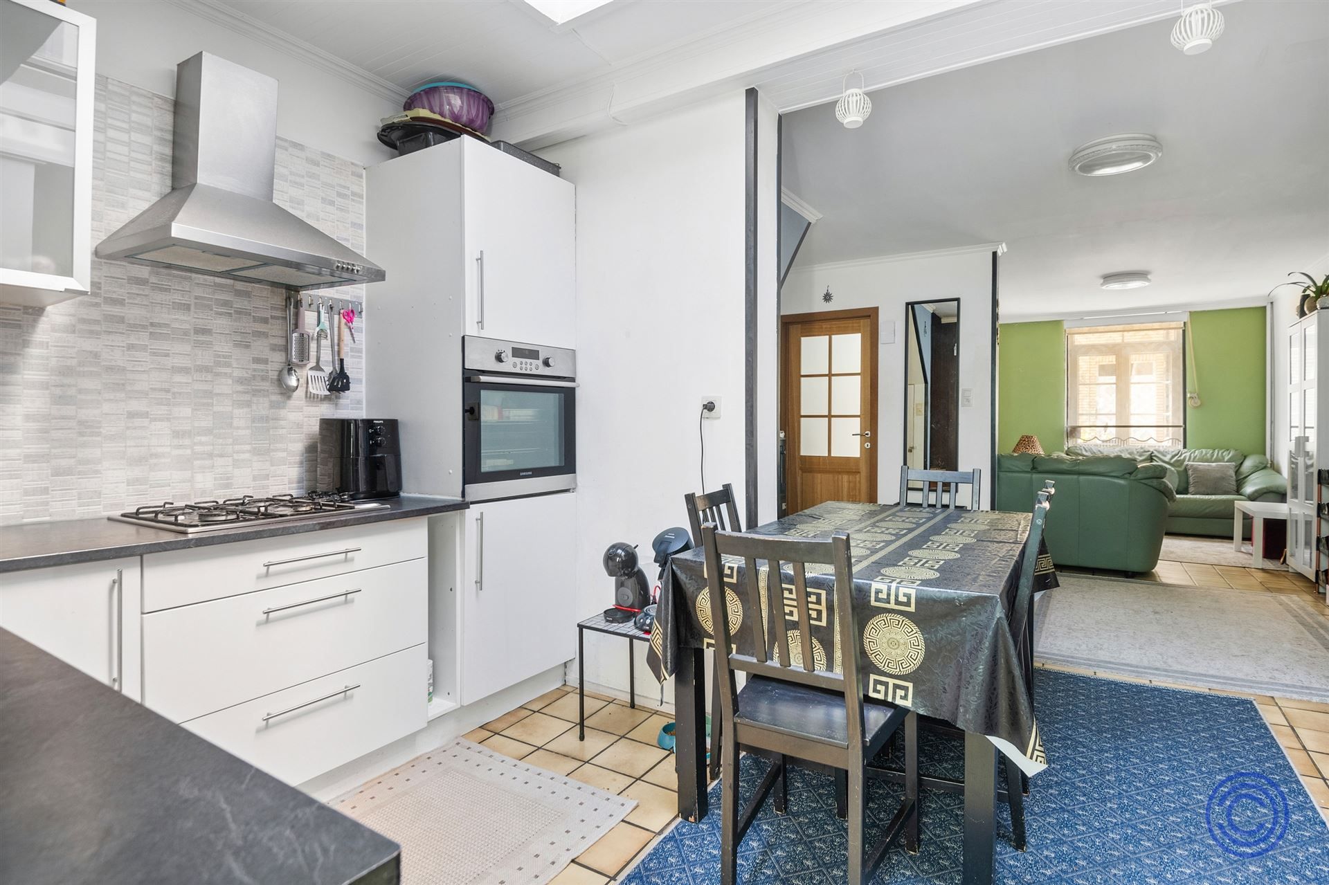 2-slpk woning met veel potentieel in autoluwe straat! foto 2