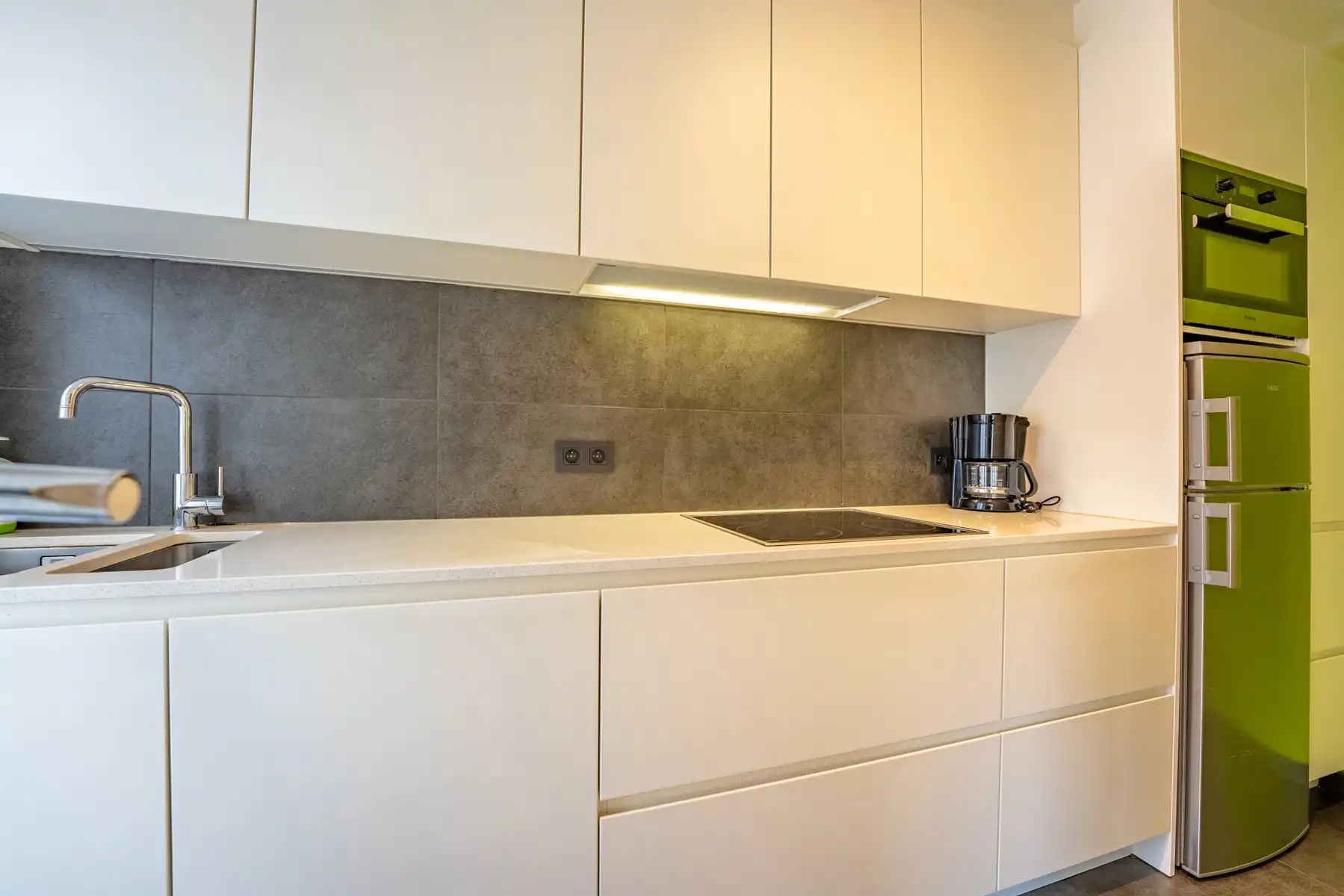 Gelijkvloers appartement met 2 slaapkamers, tuin/terras en garagebox! foto 6