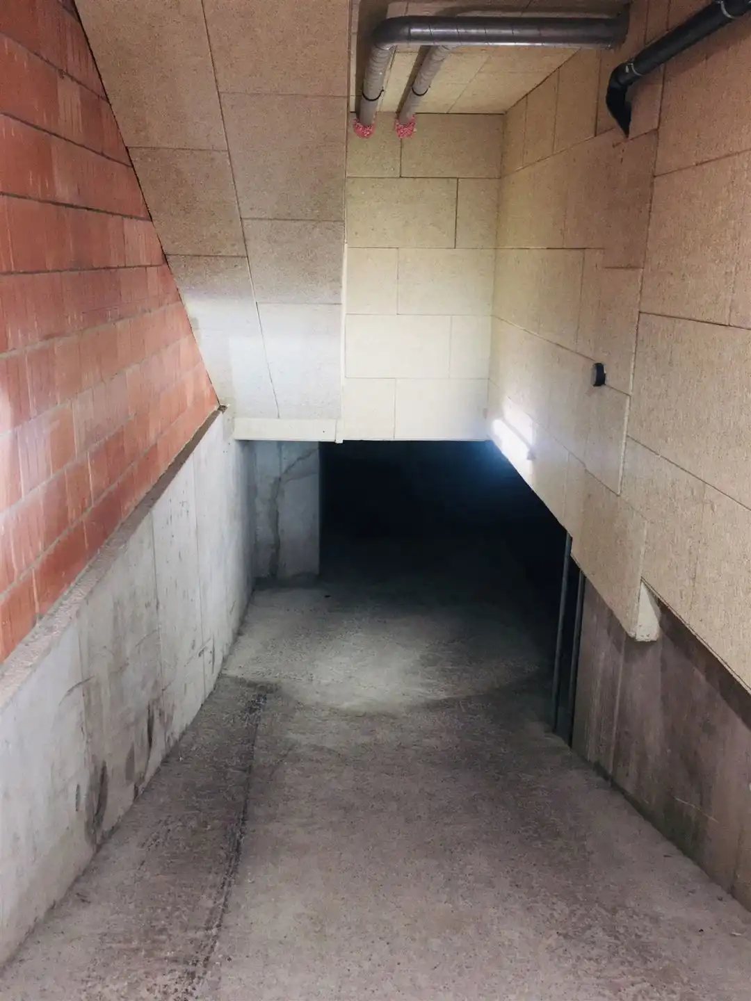 Parkeerplaats te huur foto 3