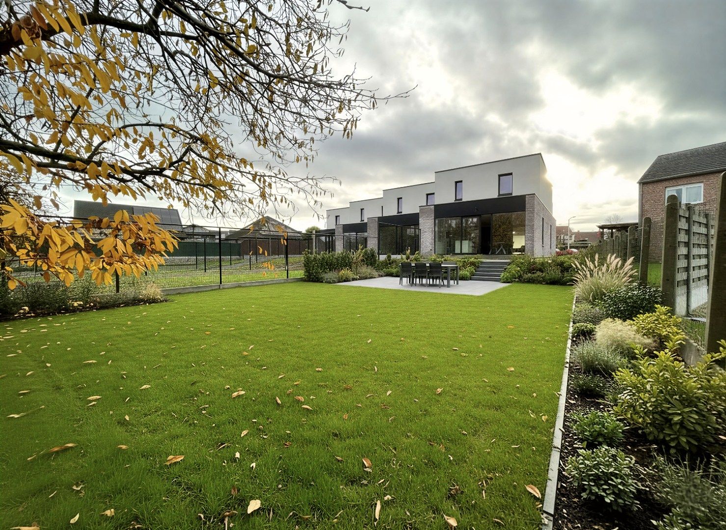 INSTAPKLARE ENERGIEZUINIGE NIEUWBOUWWONING OP 472 m² foto 2