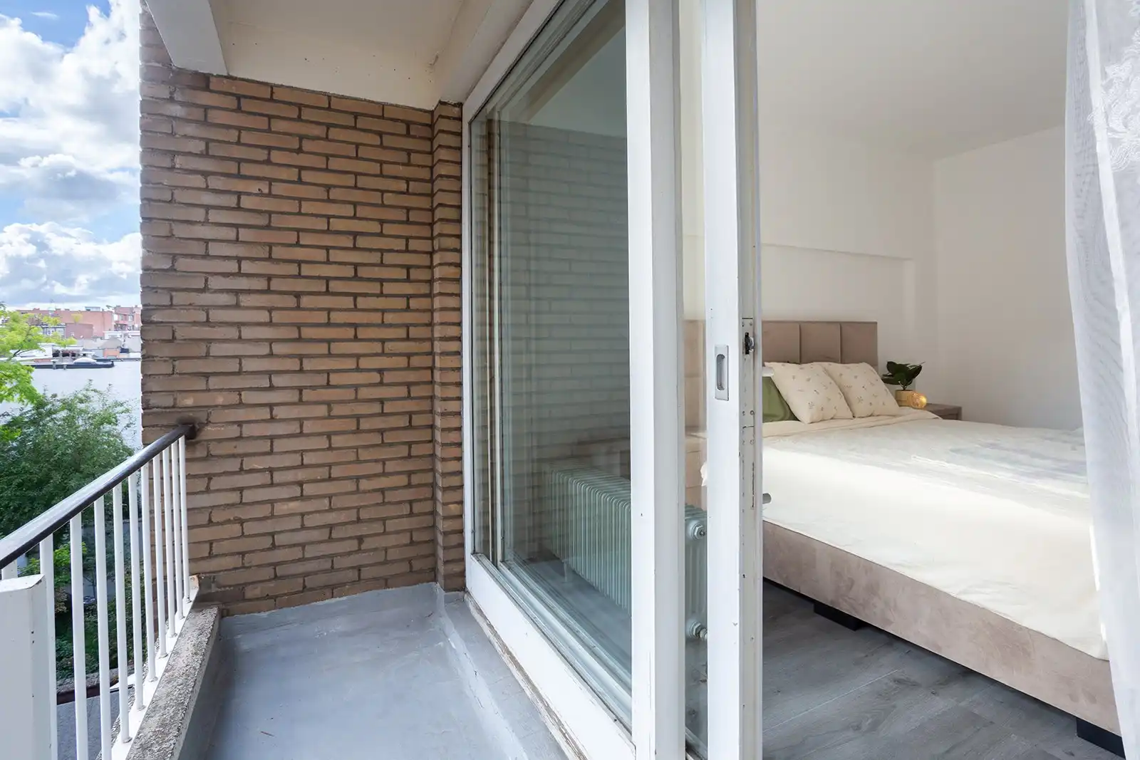 Drie slaapkamers, twee terrassen, één centrale ligging foto 13