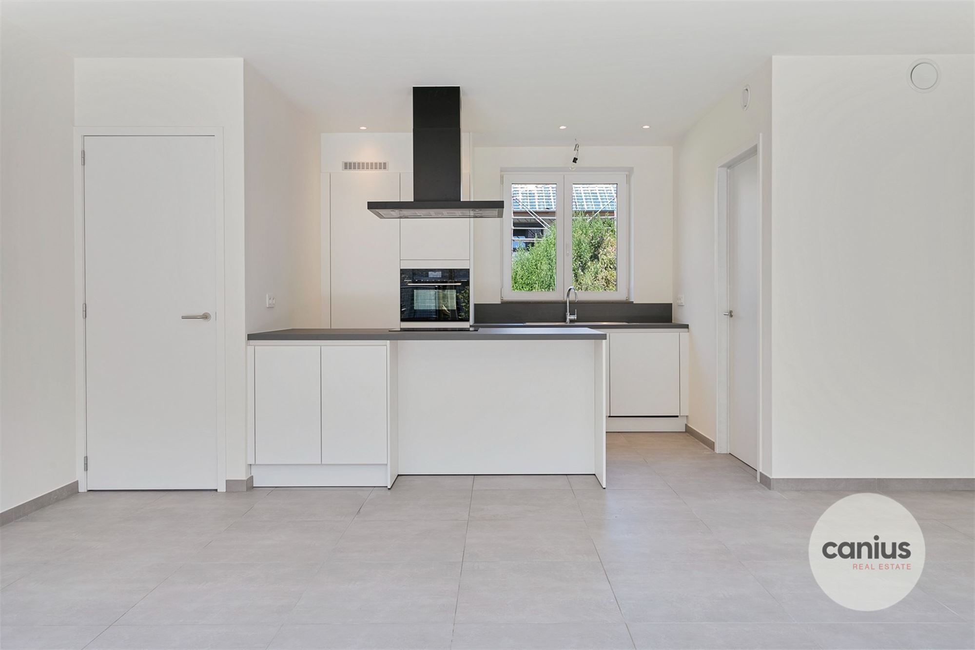 ENERGIEZUINIGE WONING MET 2 SLKS + TUIN foto {{pictureIndex}}