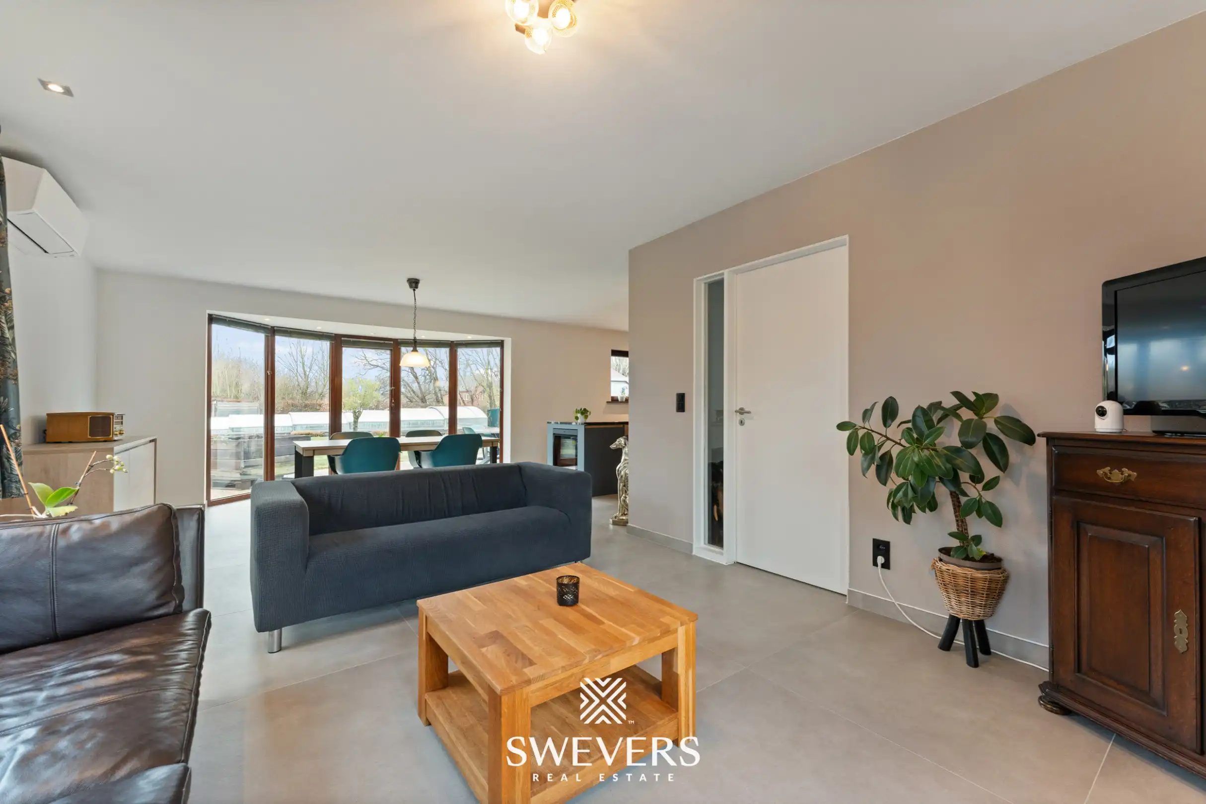 Royale woning met zwembad en 5 slaapkamers foto 5