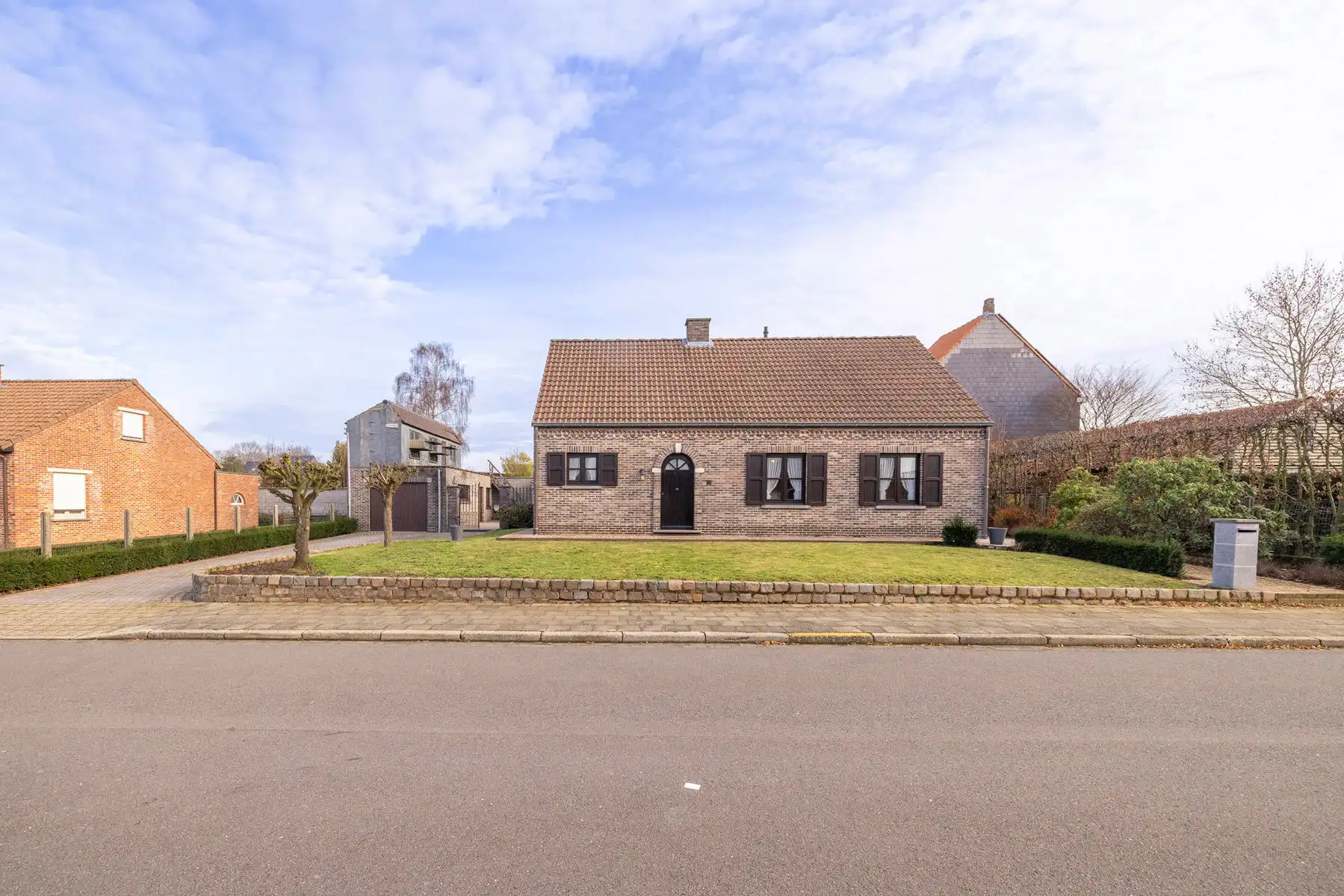 Open bebouwing met 3slpk, tuin en garage foto 24