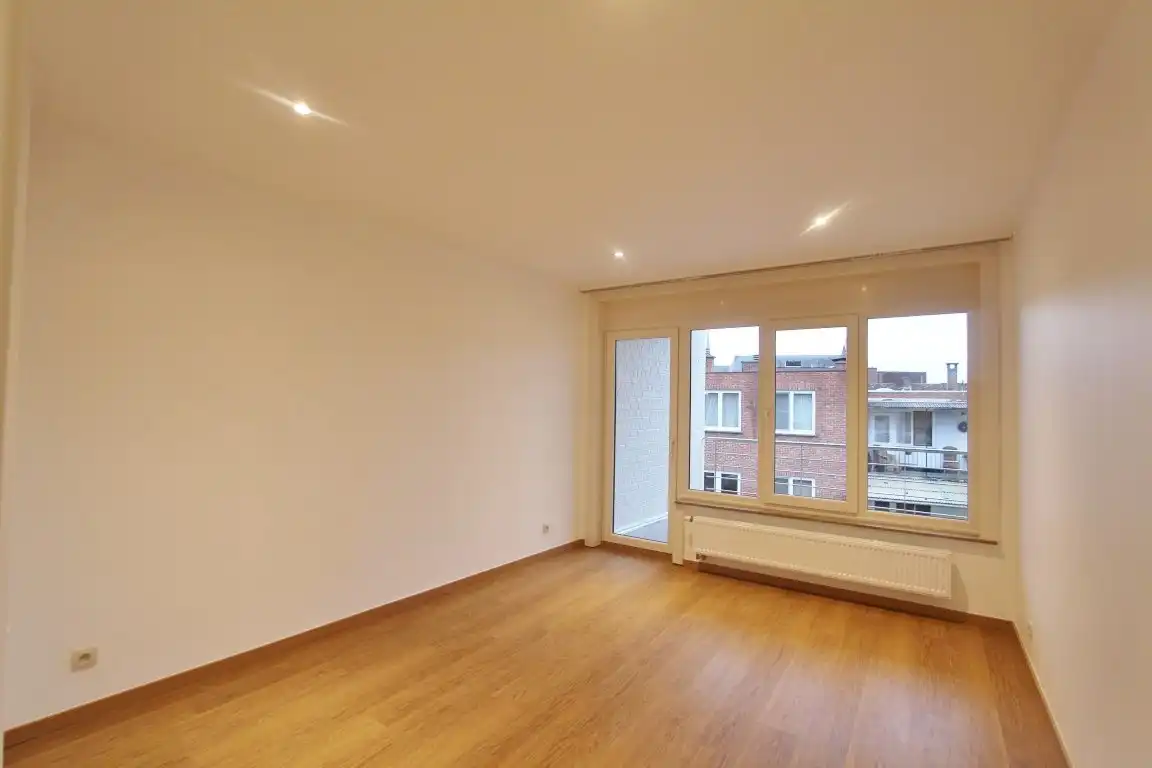 Modern en lichtrijk appartement met 2 slaapkamers en terras foto 8