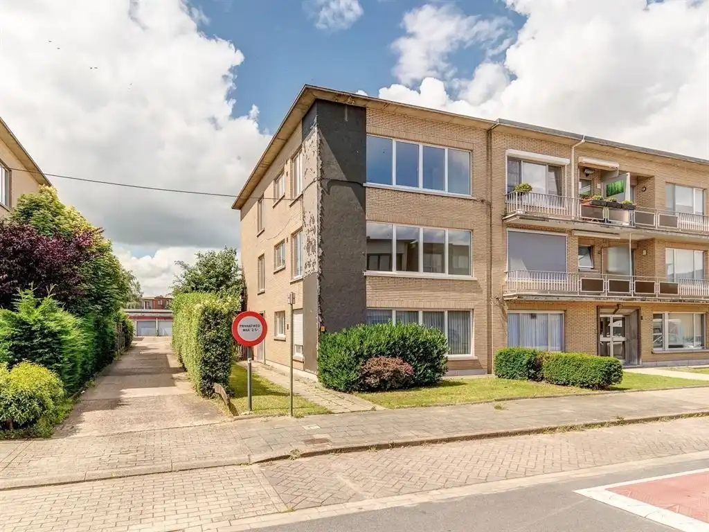Gerenoveerd appartement met terras foto 19