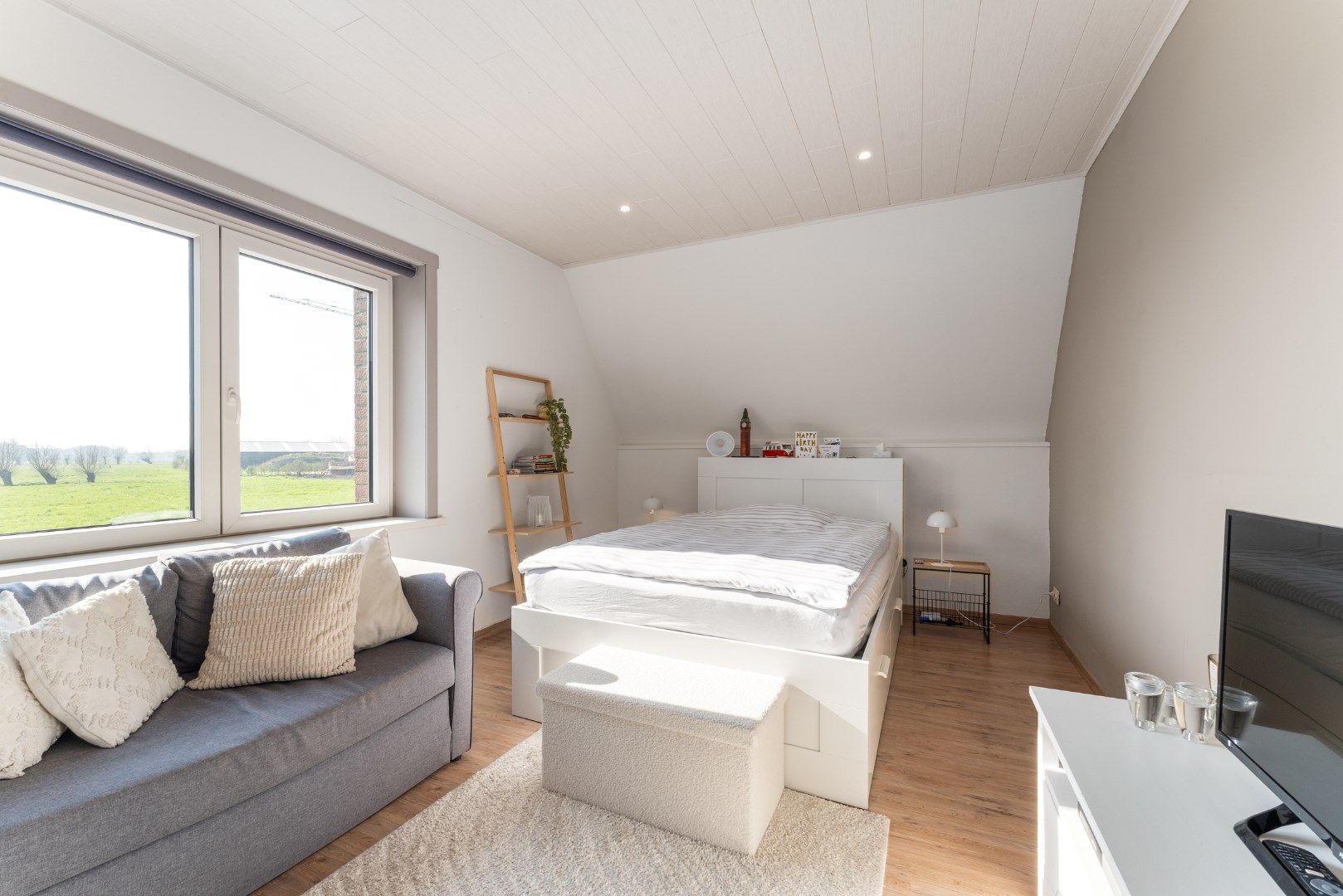 Gunstig gelegen woning met 3 grote slaapkamers en bijgebouw foto 11