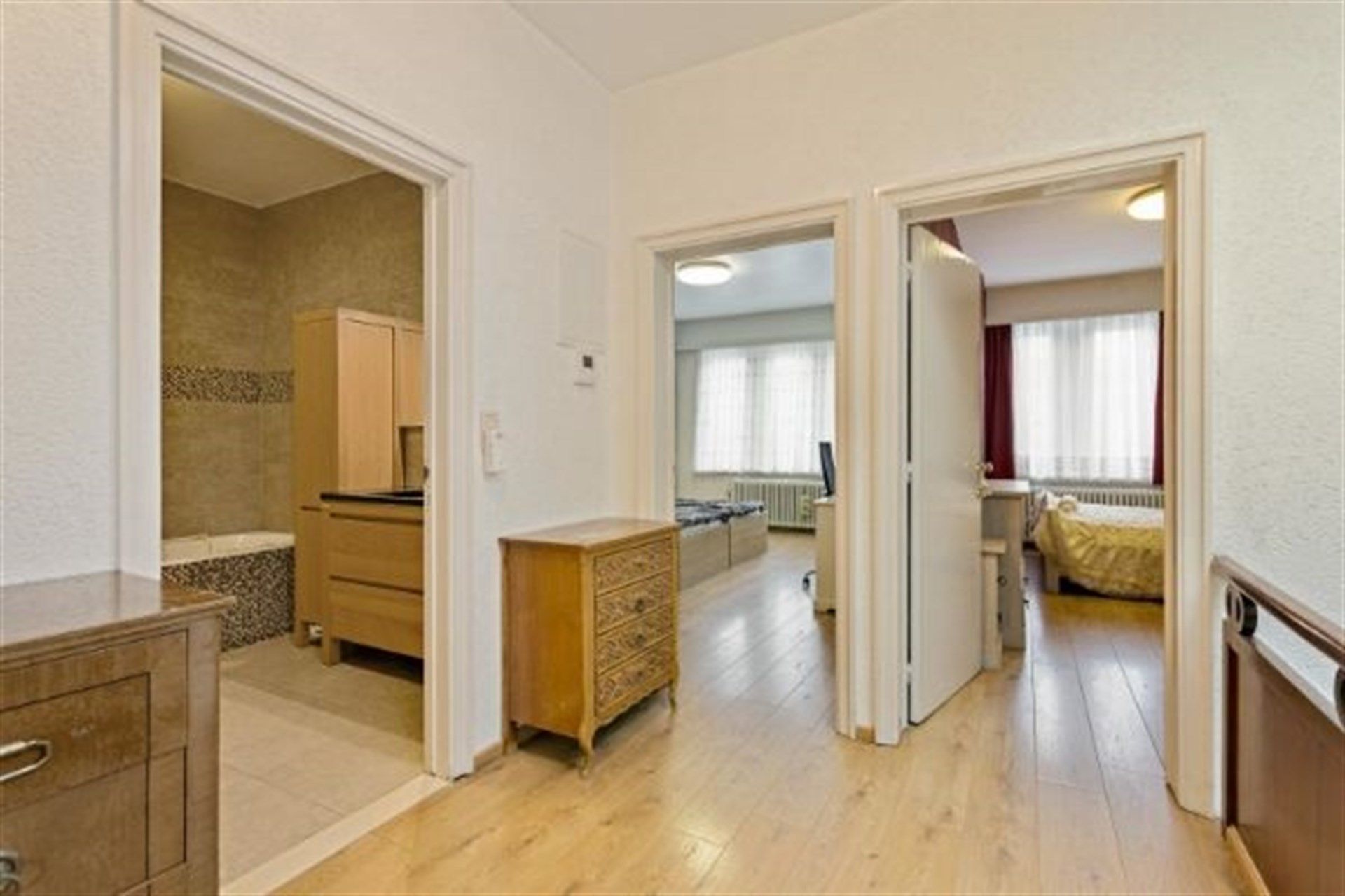 Ruime bel-étagewoning met 4 slaapkamers Betonconstructie foto 22