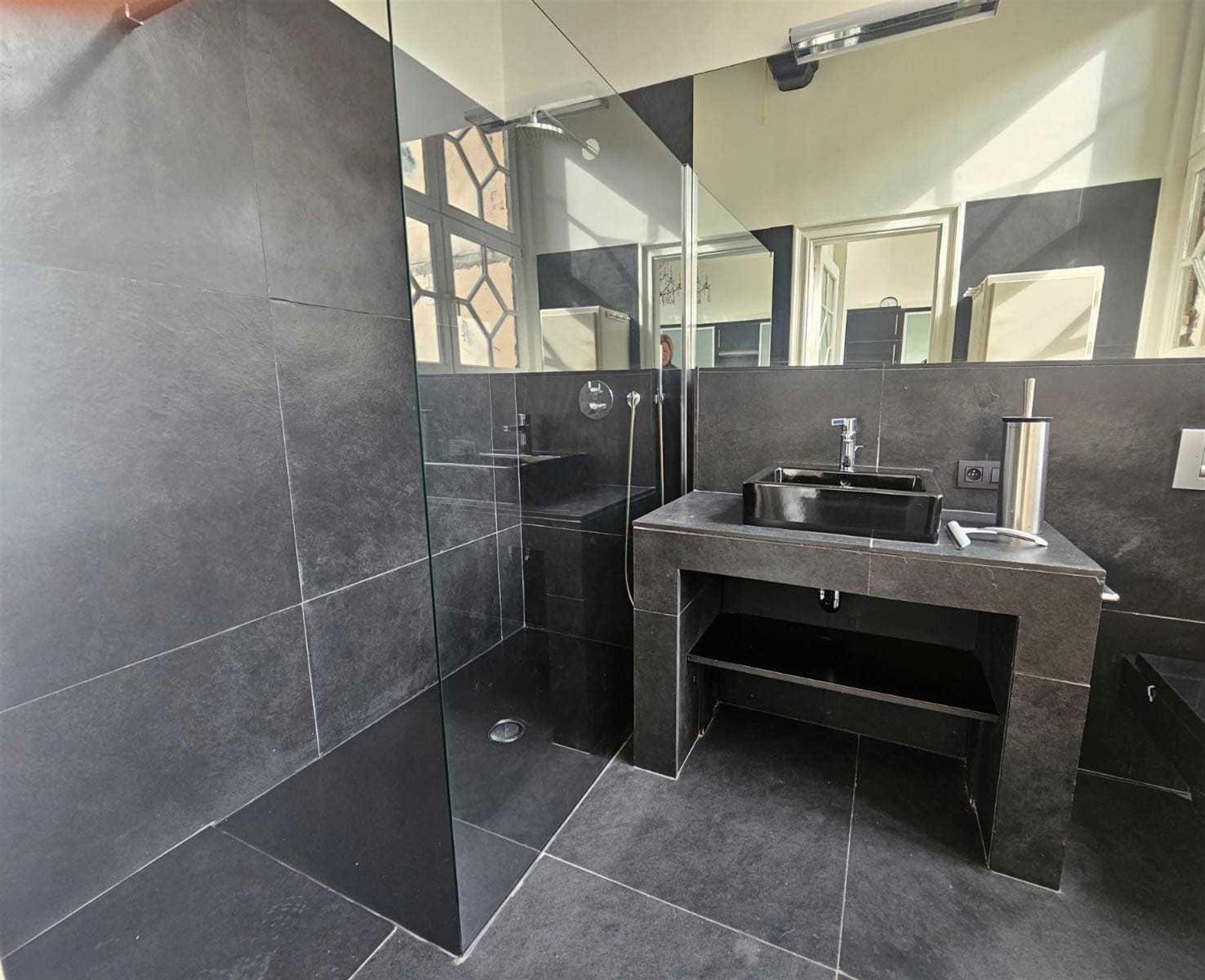 Herenhuis zijstraat Dageraadplaats! foto 6