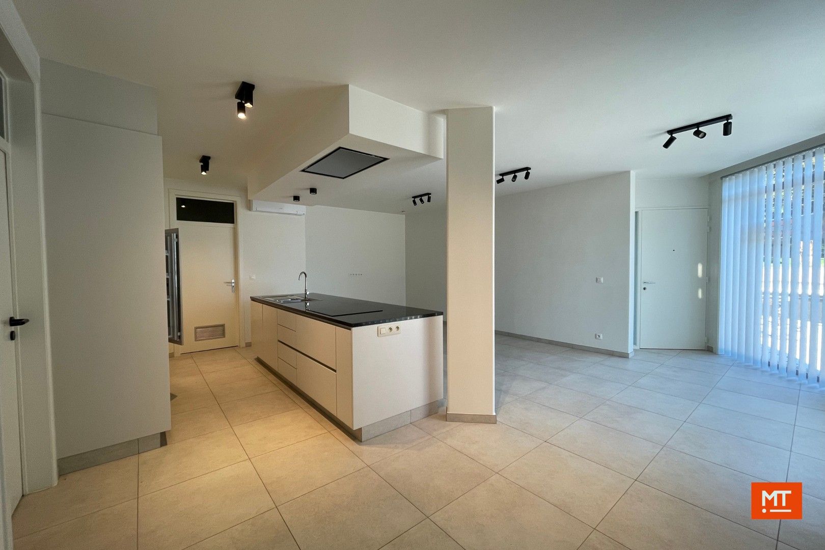 Gelijkvloers appartement met 2 slaapkamers en garage foto 3