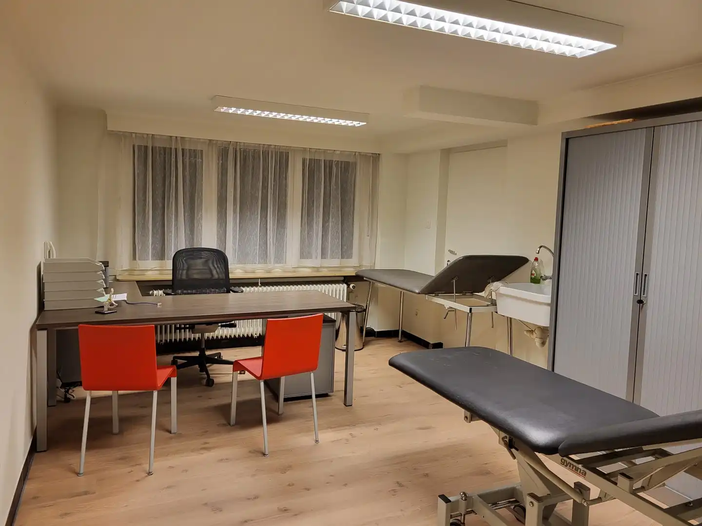 Praktijkruimte in medisch centrum foto {{pictureIndex}}