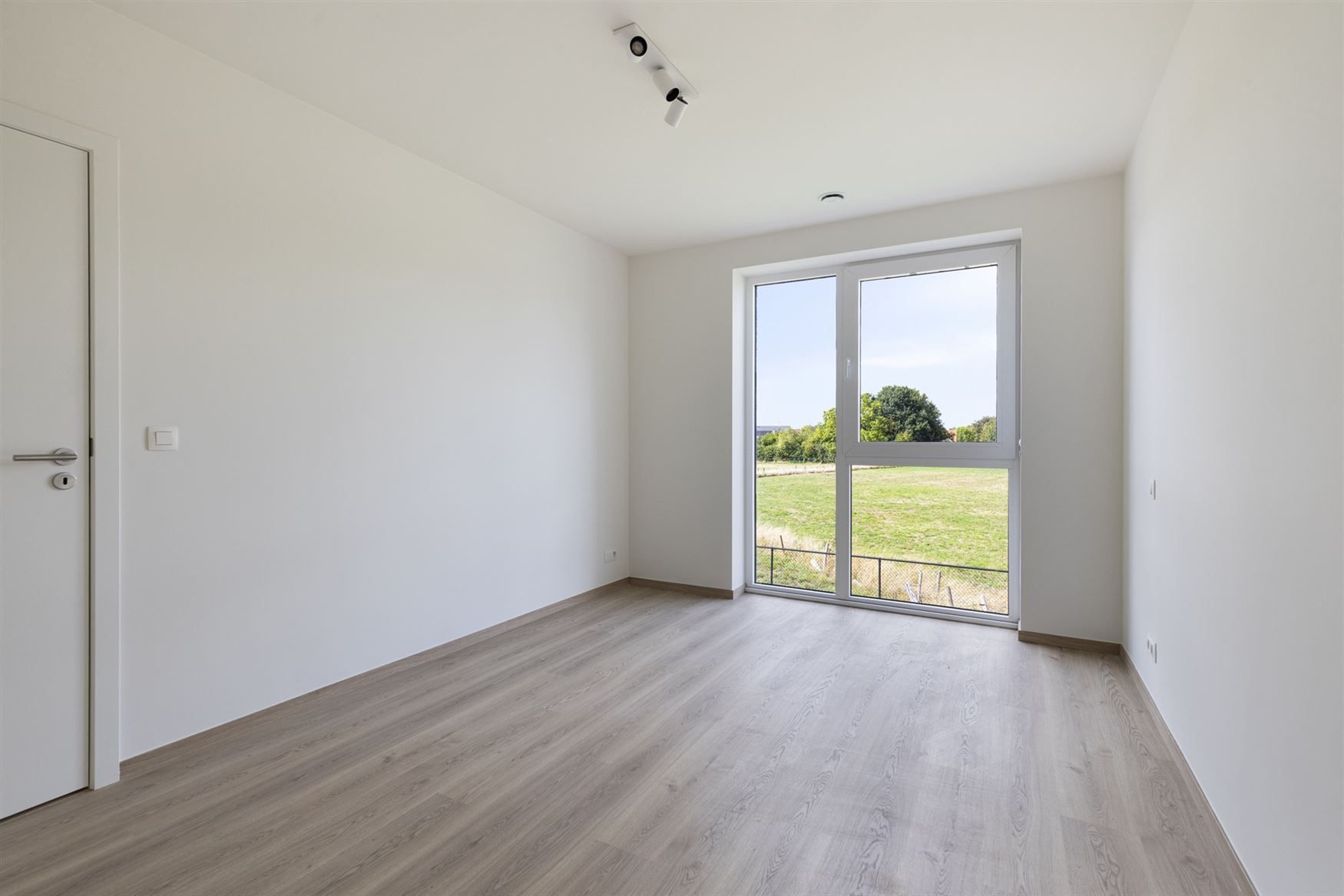 Stijlvolle nieuwbouwwoning foto 11