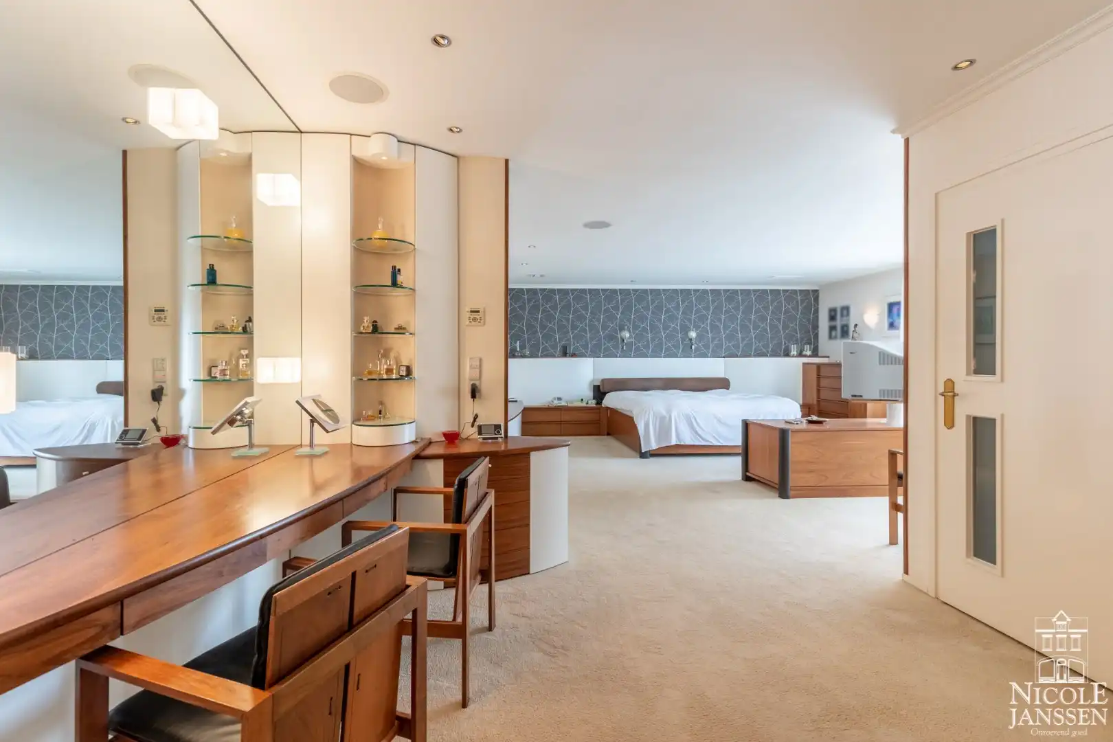 Royale villa in residentiële buurt  foto 13