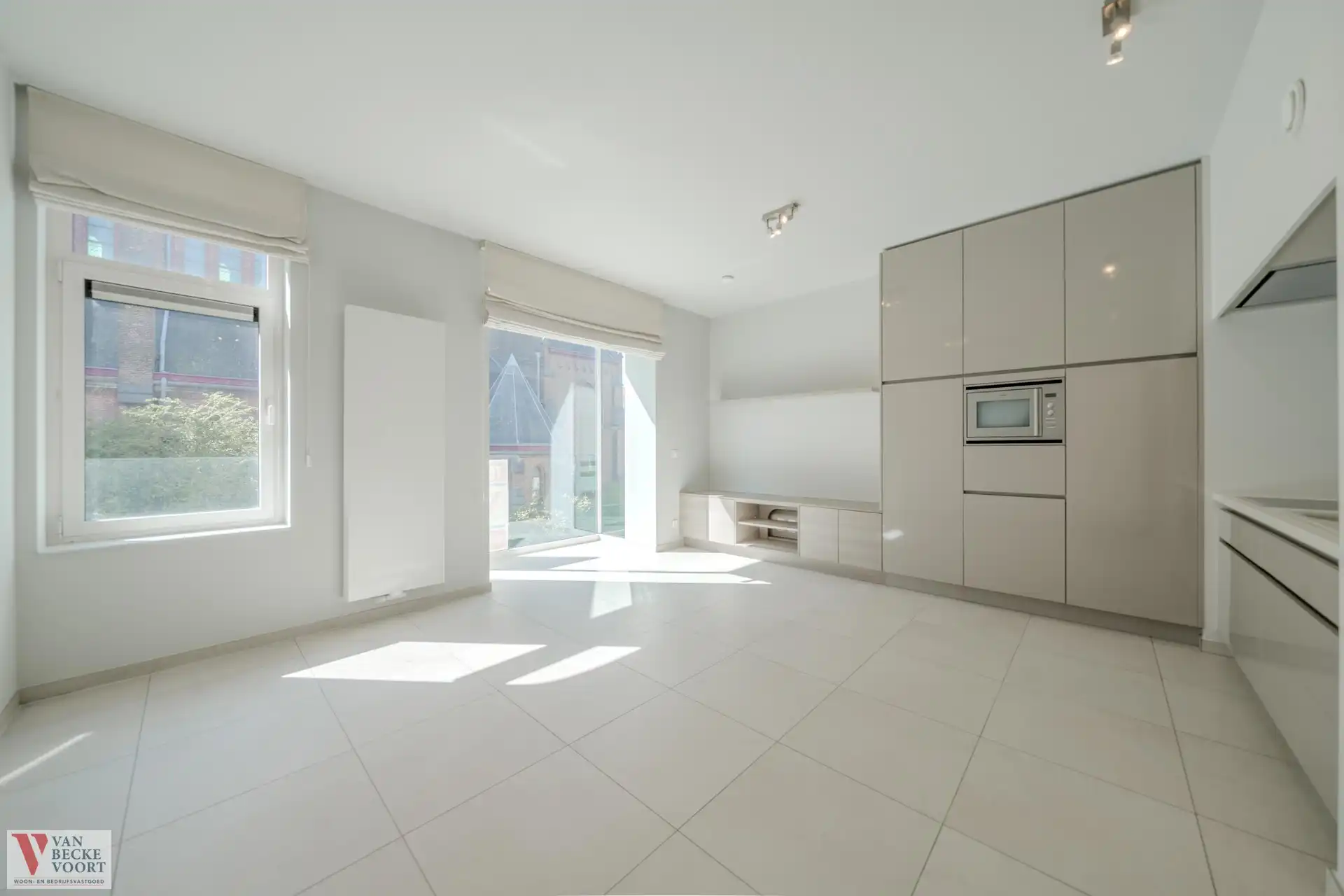 Appartement in gerenoveerd eclectisch herenhuis aan de Sint-Jozefkerk foto 2