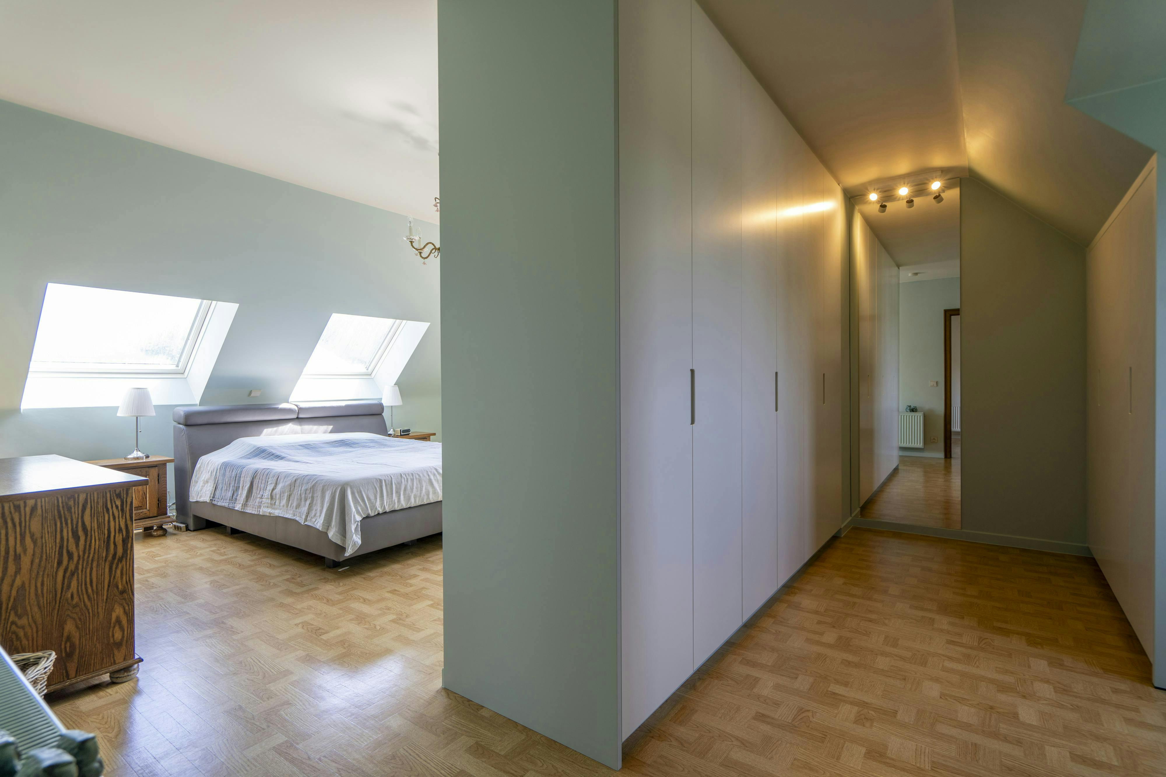 Statige open villa in woongebied met bijgebouw op ca. 2900m² foto 13