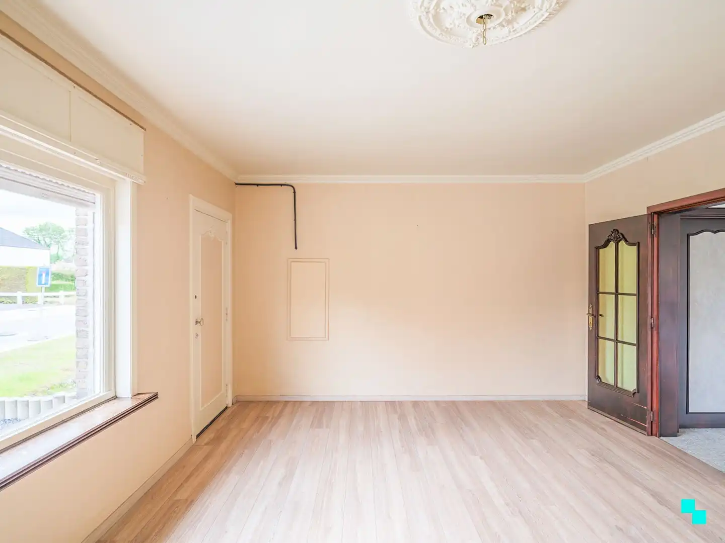 Ruime, te renoveren woning in het mooie Asper foto 4