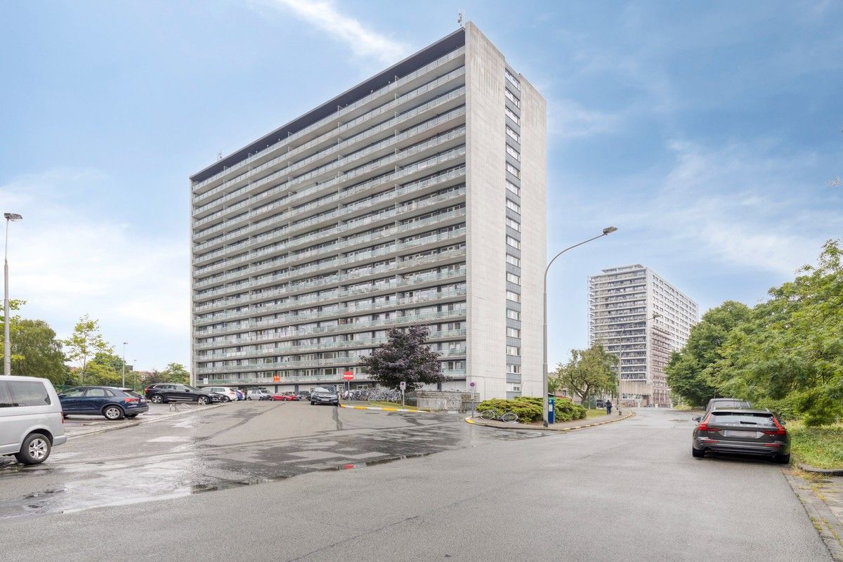 Verzorgd en instapklaar 1-slaapkamerappartement met rustgevend uitzicht op de Leiekaai foto 10