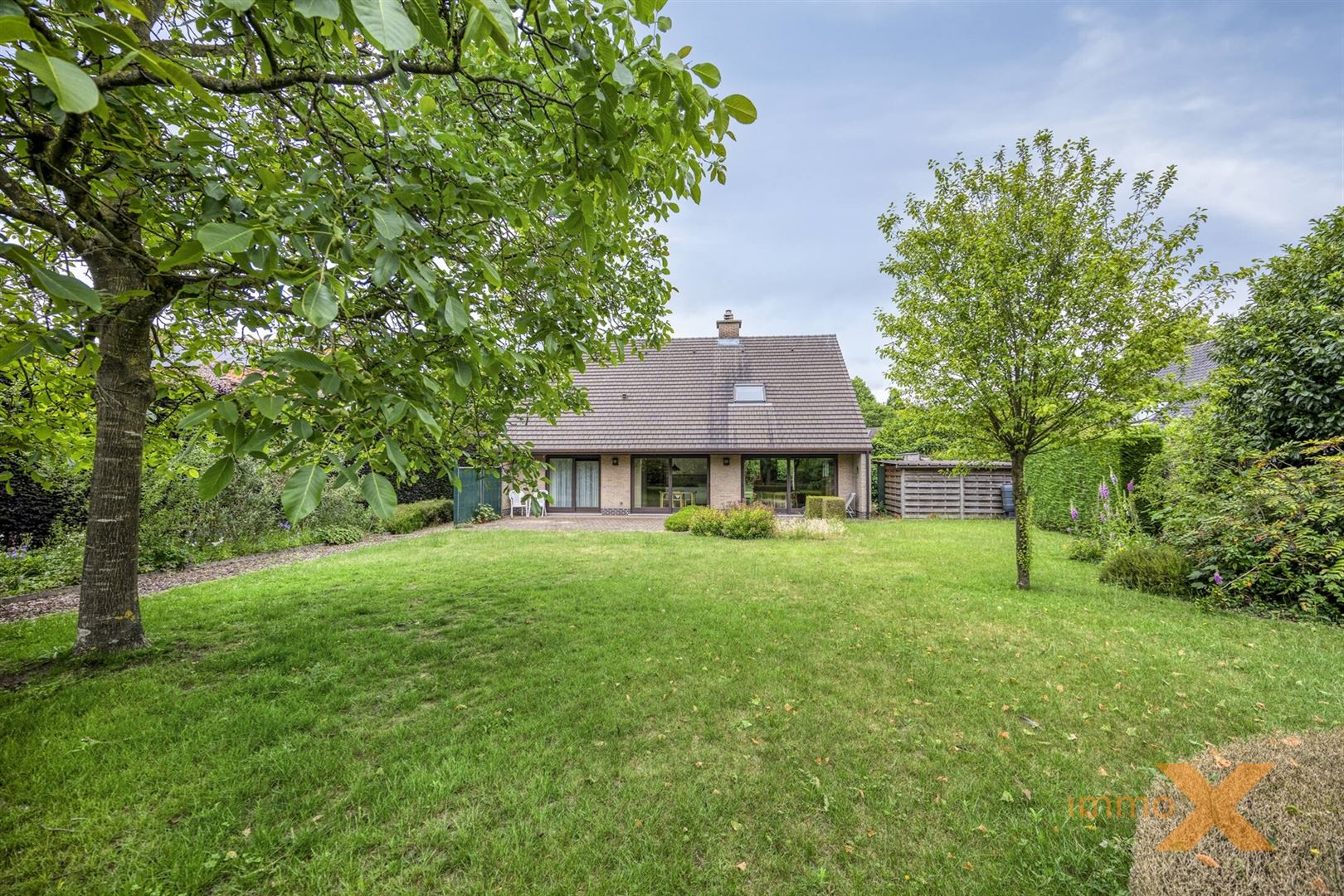 OP TE FRISSEN RUIME VILLA MET GROTE TUIN foto 26