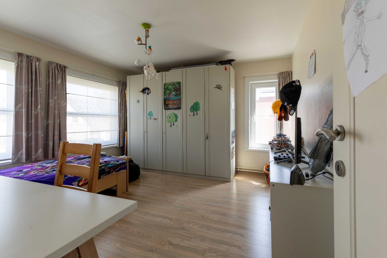 Vernieuwde energiezuinige alleenstaande woning met bijgebouwen  foto 17