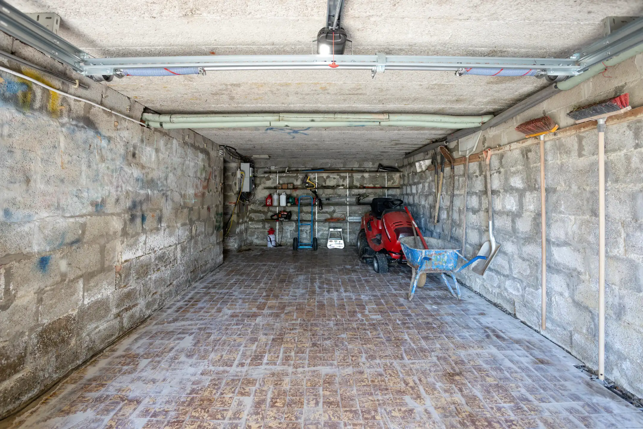 Te renoveren vrijstaande woning met veel potentieel foto 22