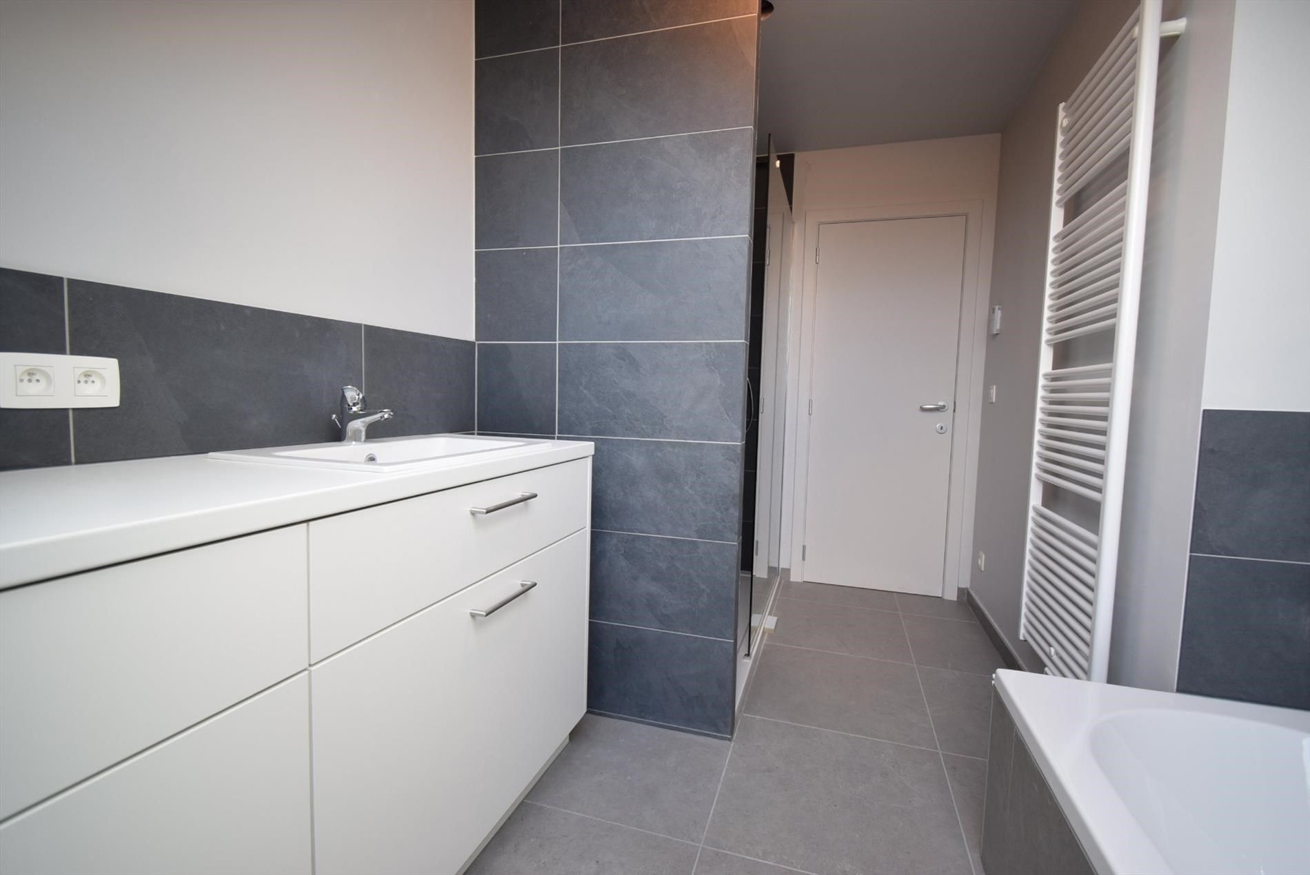 VOLLEDIG INSTAPKLARE NIEUWBOUWWONING MET ZONNEPANNELEN foto 9