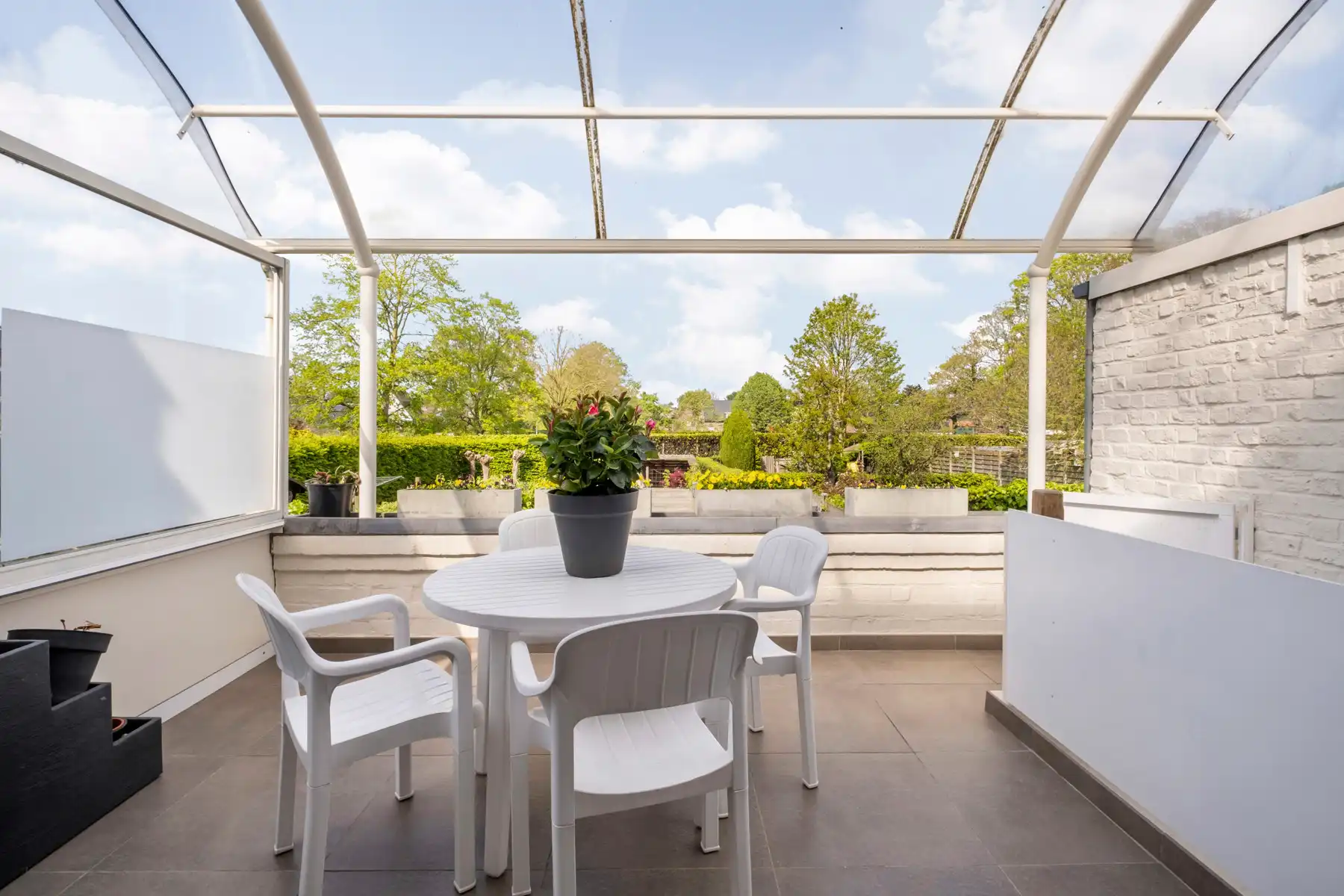 Instapklare woonst op toplocatie in Sint-Michiels! foto 9