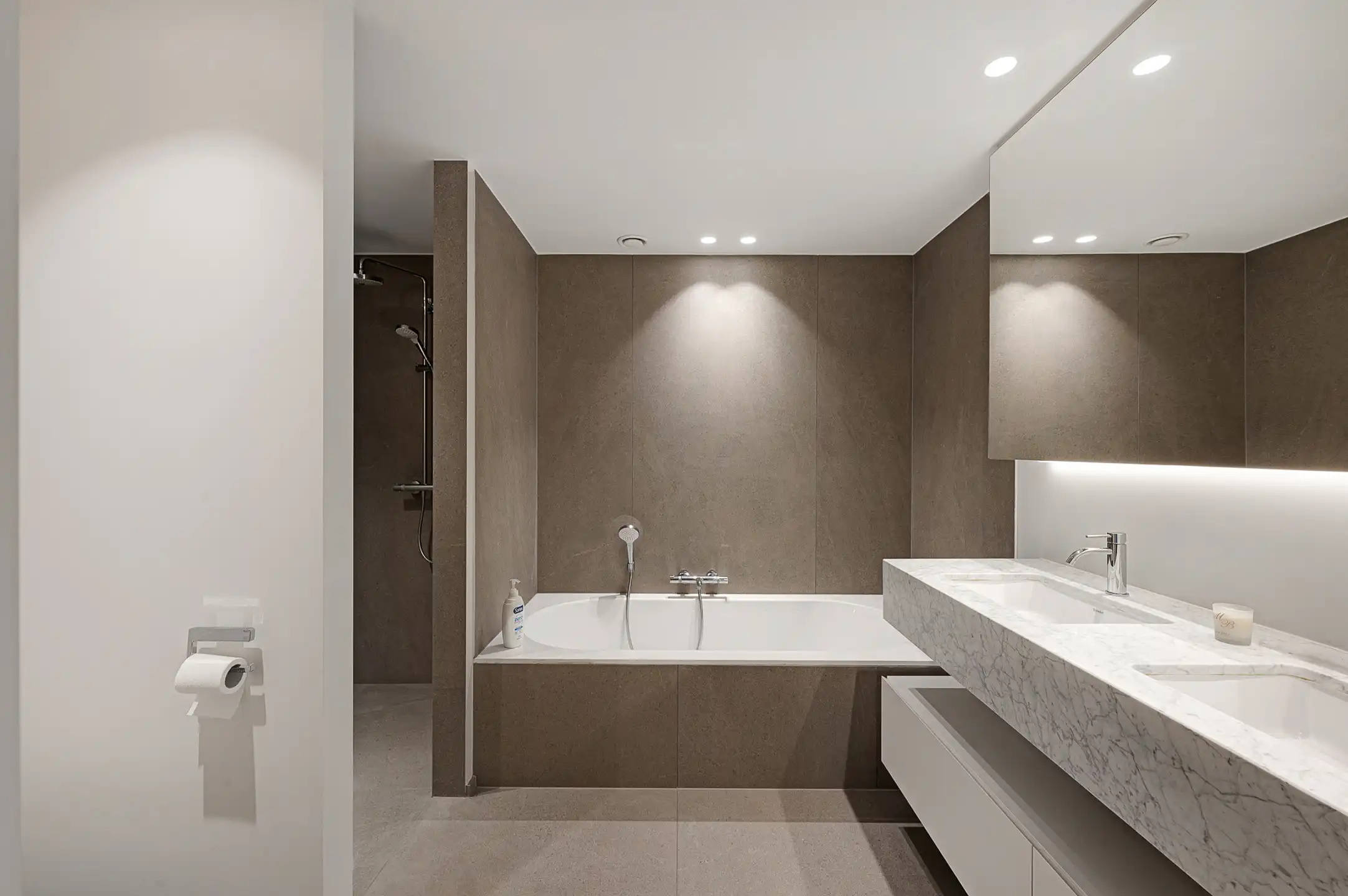 Verfijnd gelijkvloers appartement in het Oude Zoute foto 19