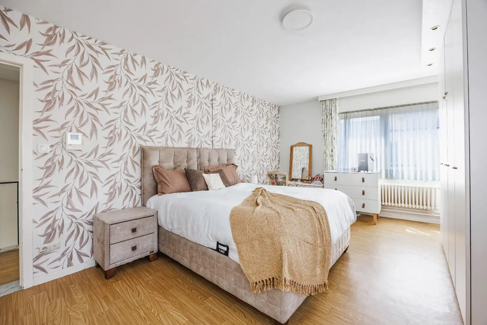 Instapklare, lichtrijke bel-etage woning met ruime garage en terras op centrale ligging foto 11
