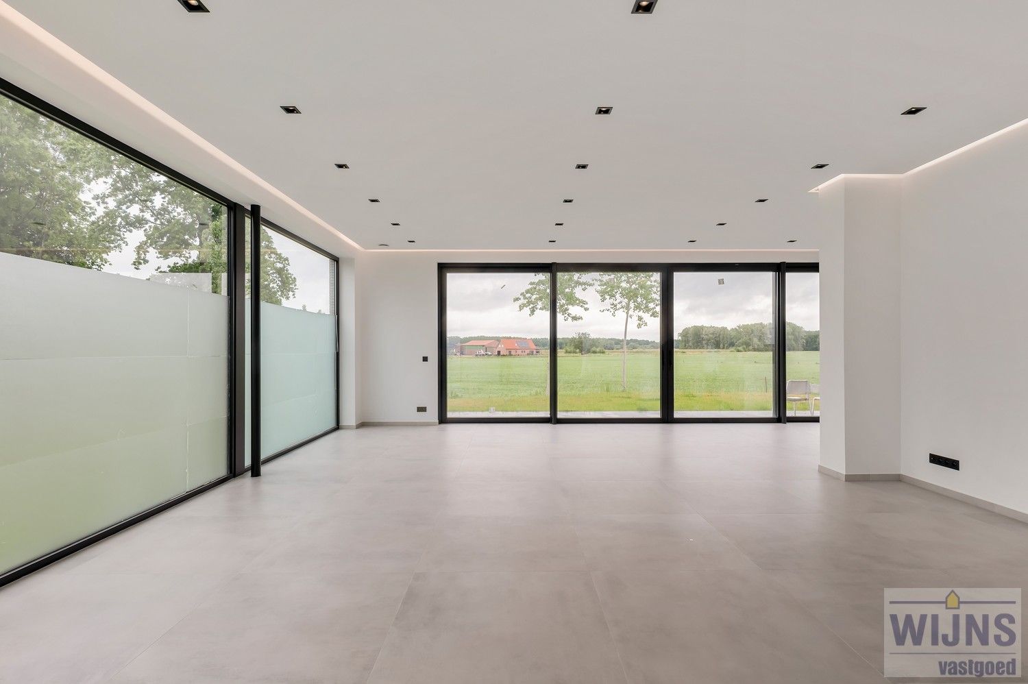 ZEER RUIME NIEUWBOUW OPEN BEBOUWING MET PRACHTIG VERZICHT OVER WEILANDEN foto 9