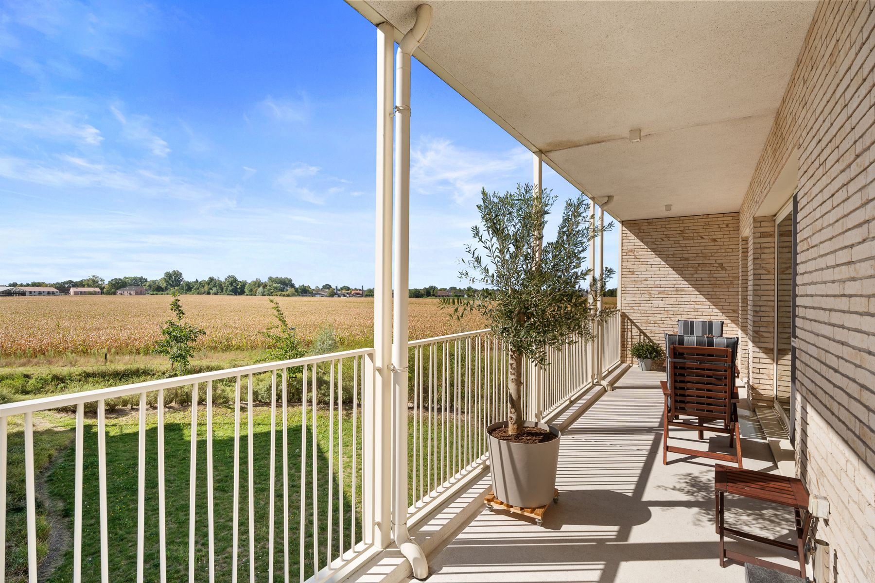 Instapklaar appartement met zicht & zon. foto {{pictureIndex}}