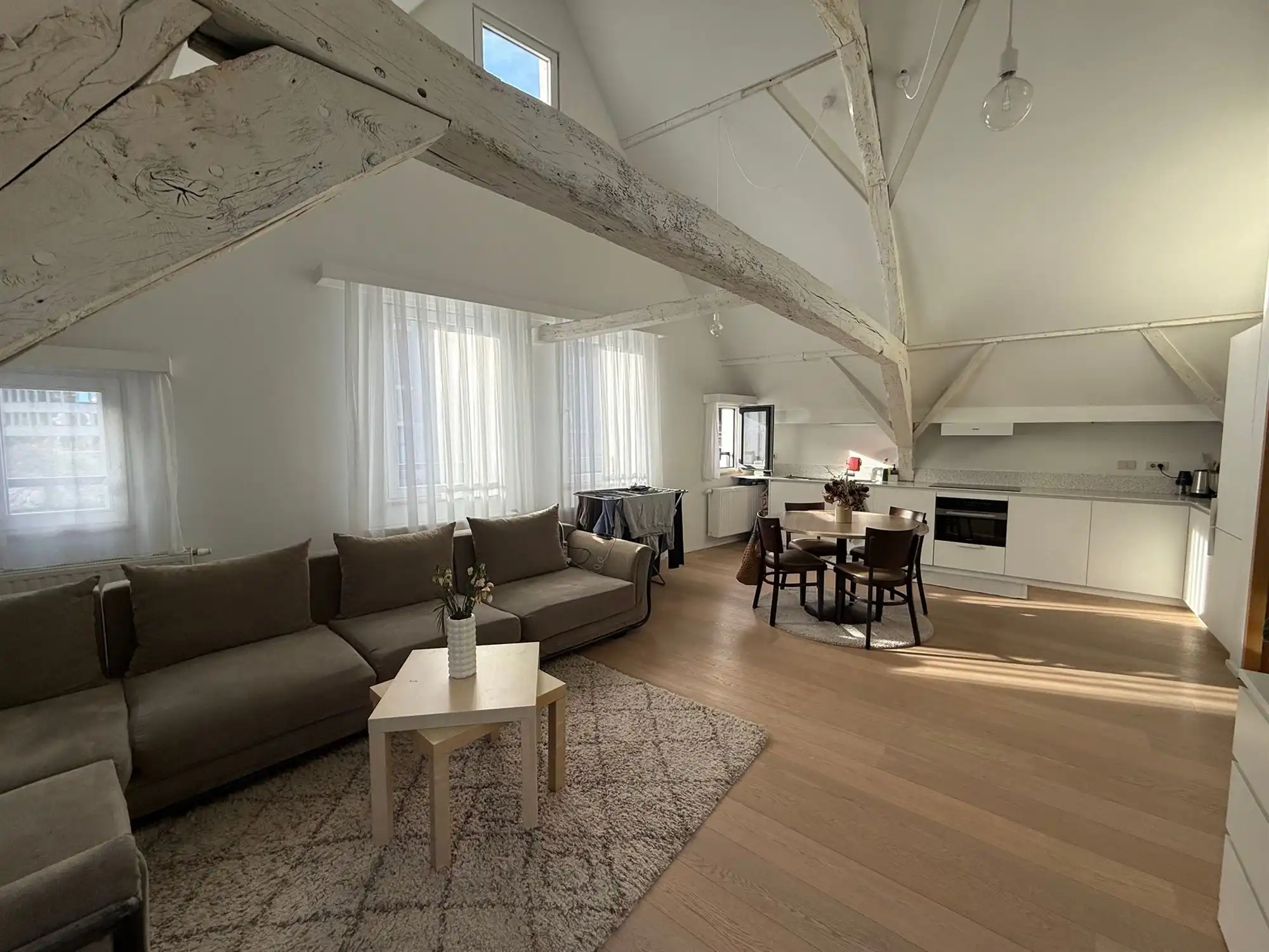Ruim 2 slk appartement in centrum Brussel foto {{pictureIndex}}