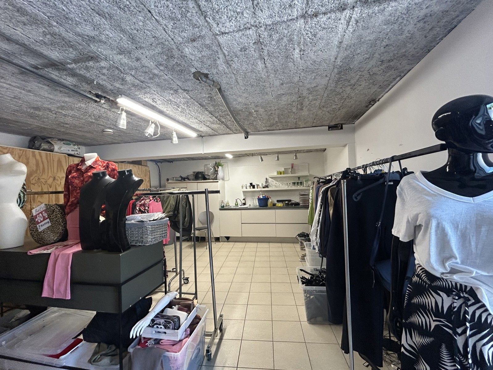Commerciële ruimte te huur foto 8