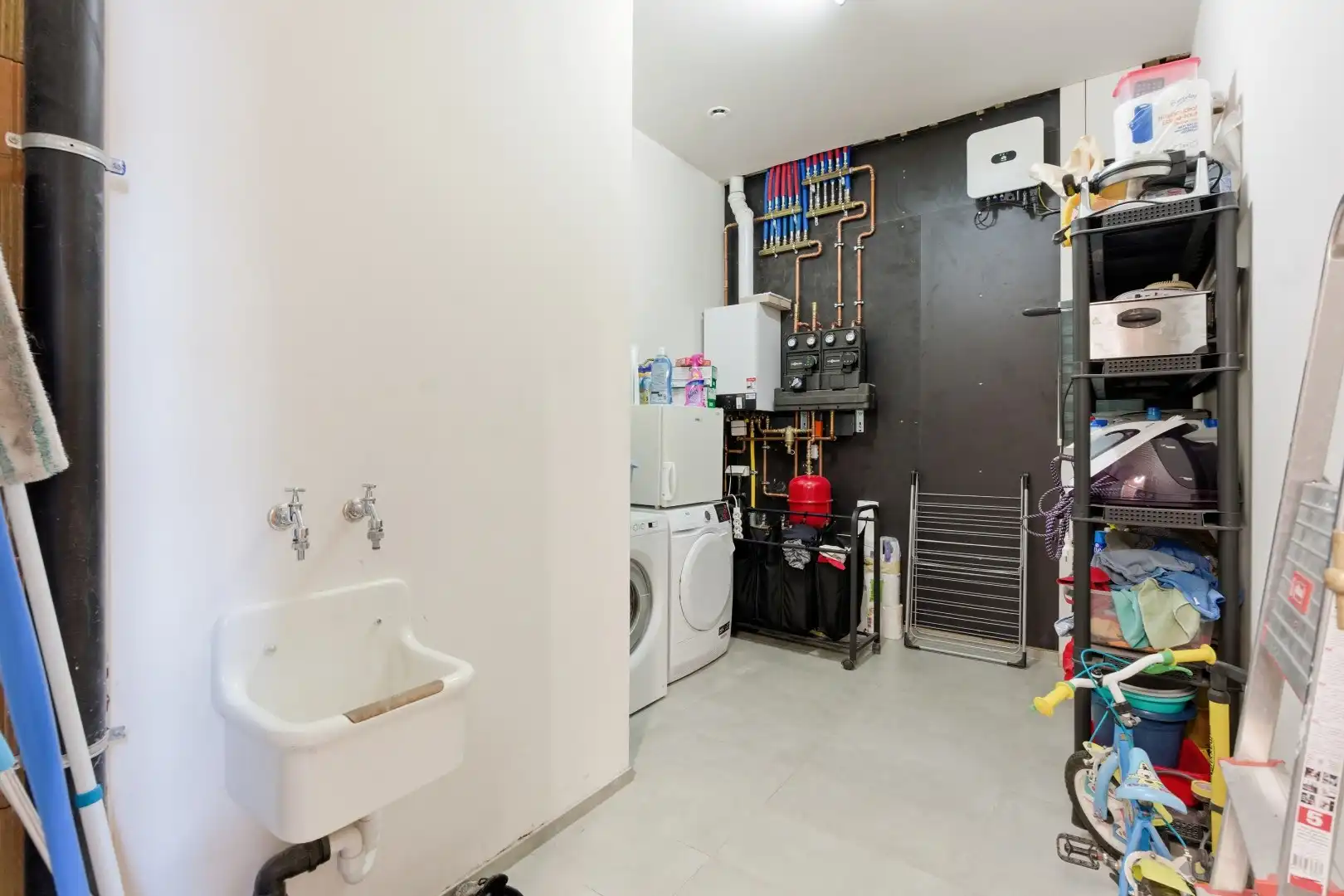 Exclusief gerenoveerde herenwoning met 4 slaapkamers, 2 badkamers en een adembenemende stadstuin. foto 5