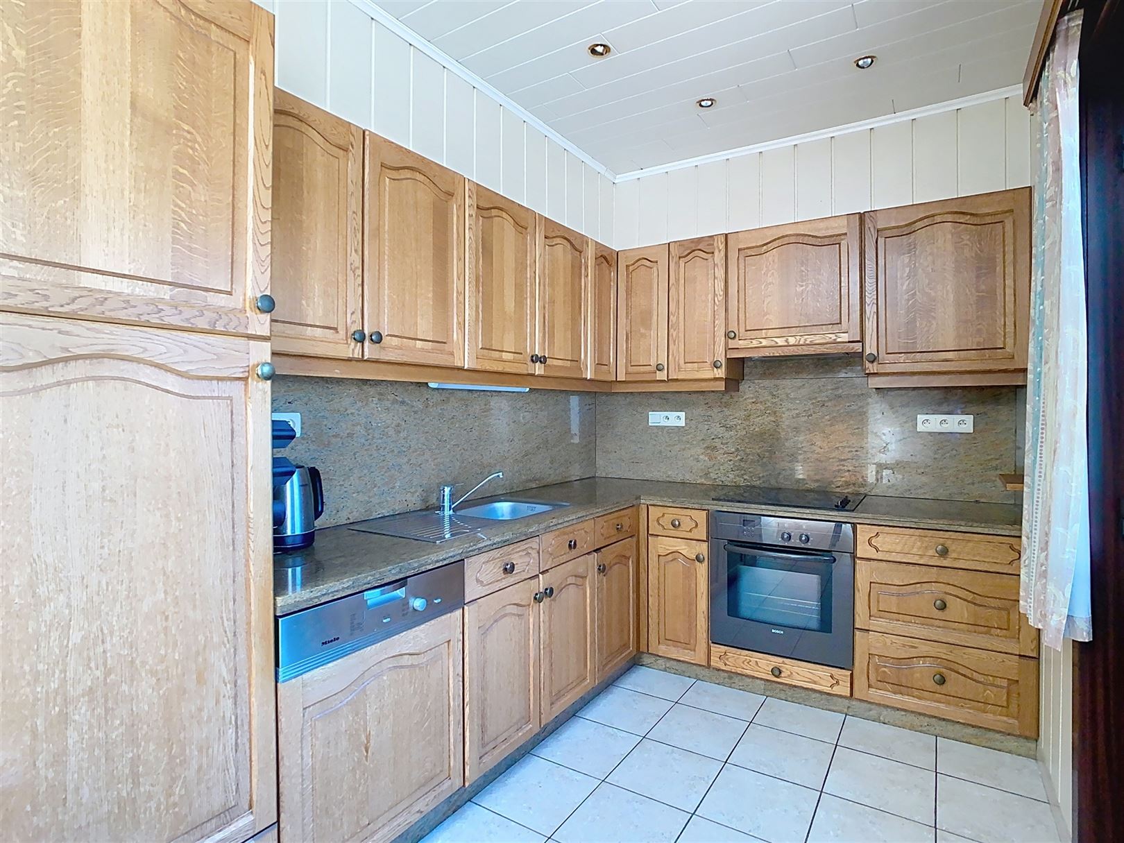 Ruime woning, 3 slpks, bijgebouwen, garage, tuin, 6a 81ca foto 16