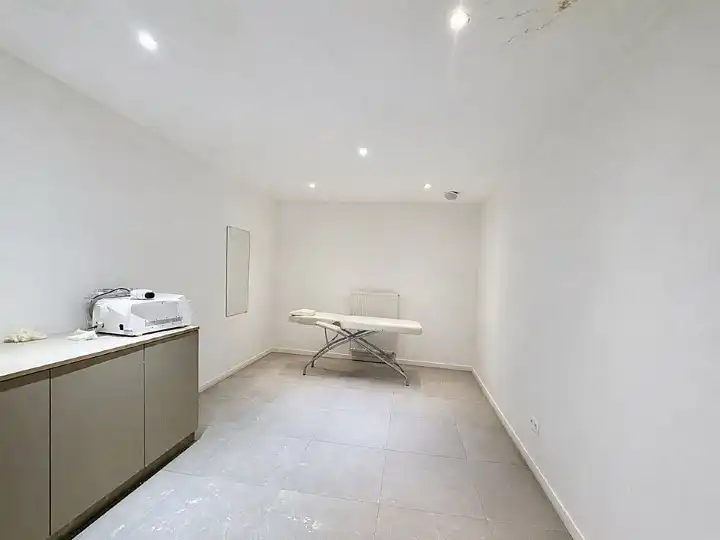 Ruim handelspand met wellness, tuin en tal van mogelijkheden op 1.360 m² grond foto 13