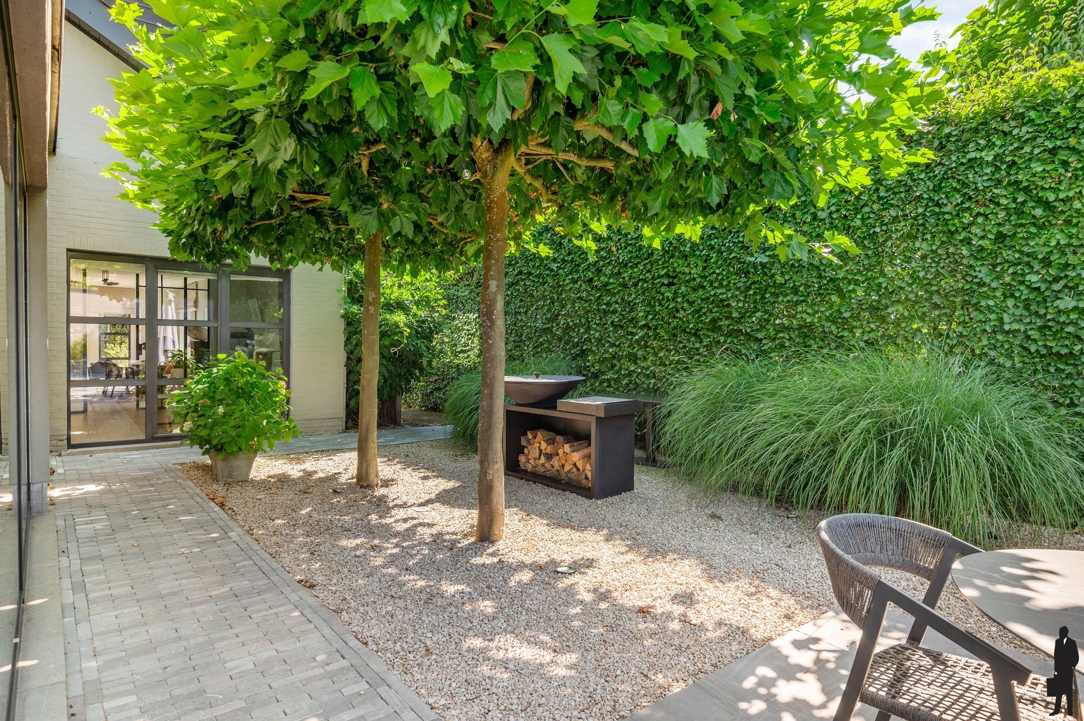 Prachtige familie villa op toplocatie met zwembad en ZW tuin foto 15