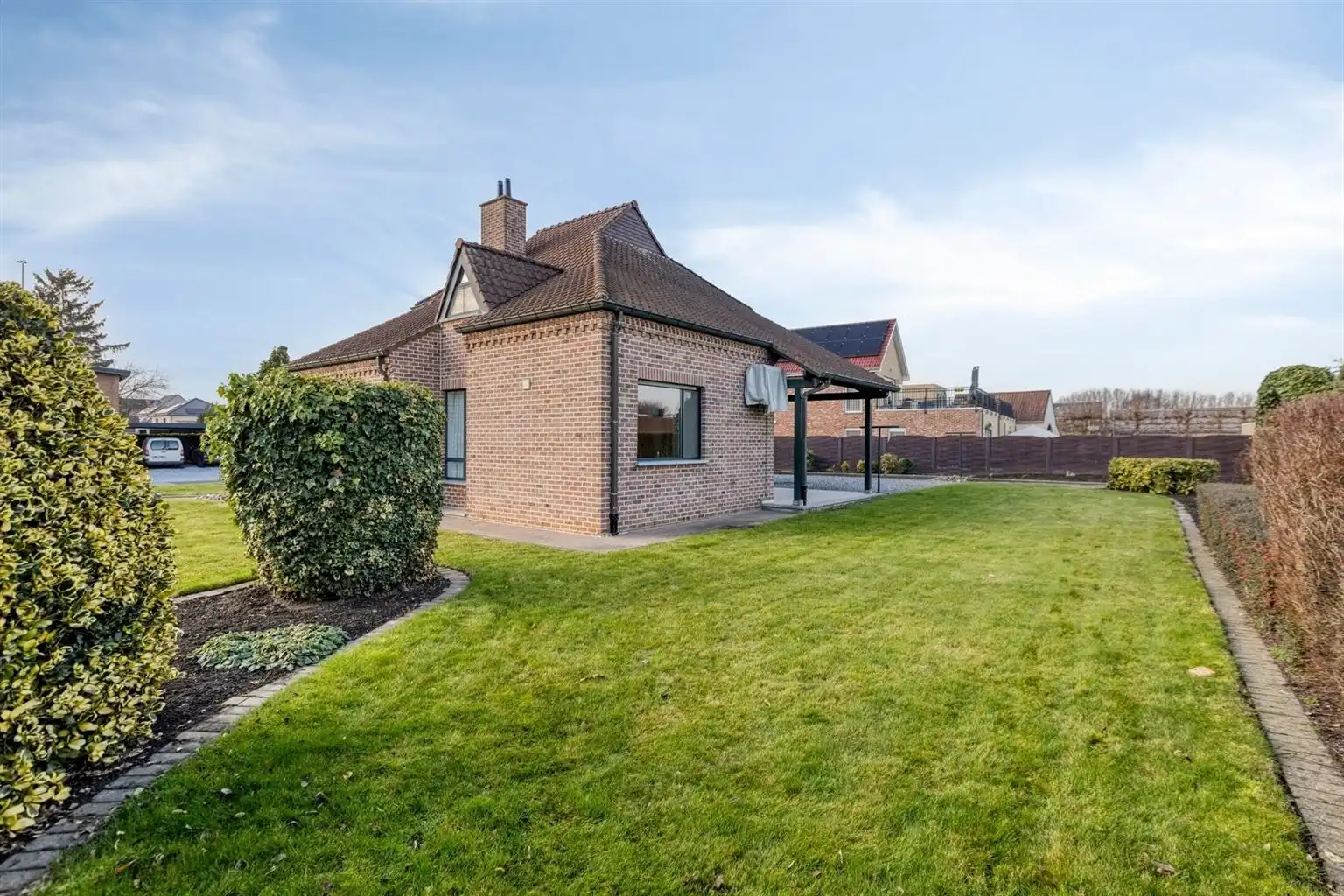 Ruime, vrijstaande woning op een perceel van 965m2 met 3 slaapkamers, inpandige garage en tuin, rustig doch centraal gelegen in Oud-Dilsen. foto 34