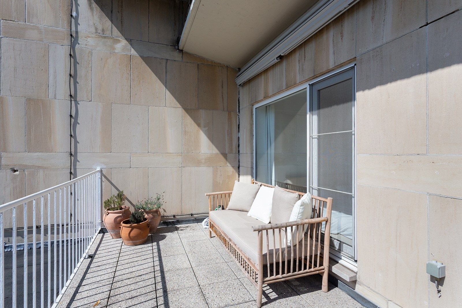 Instapklaar appartement met ruim terras  foto 16