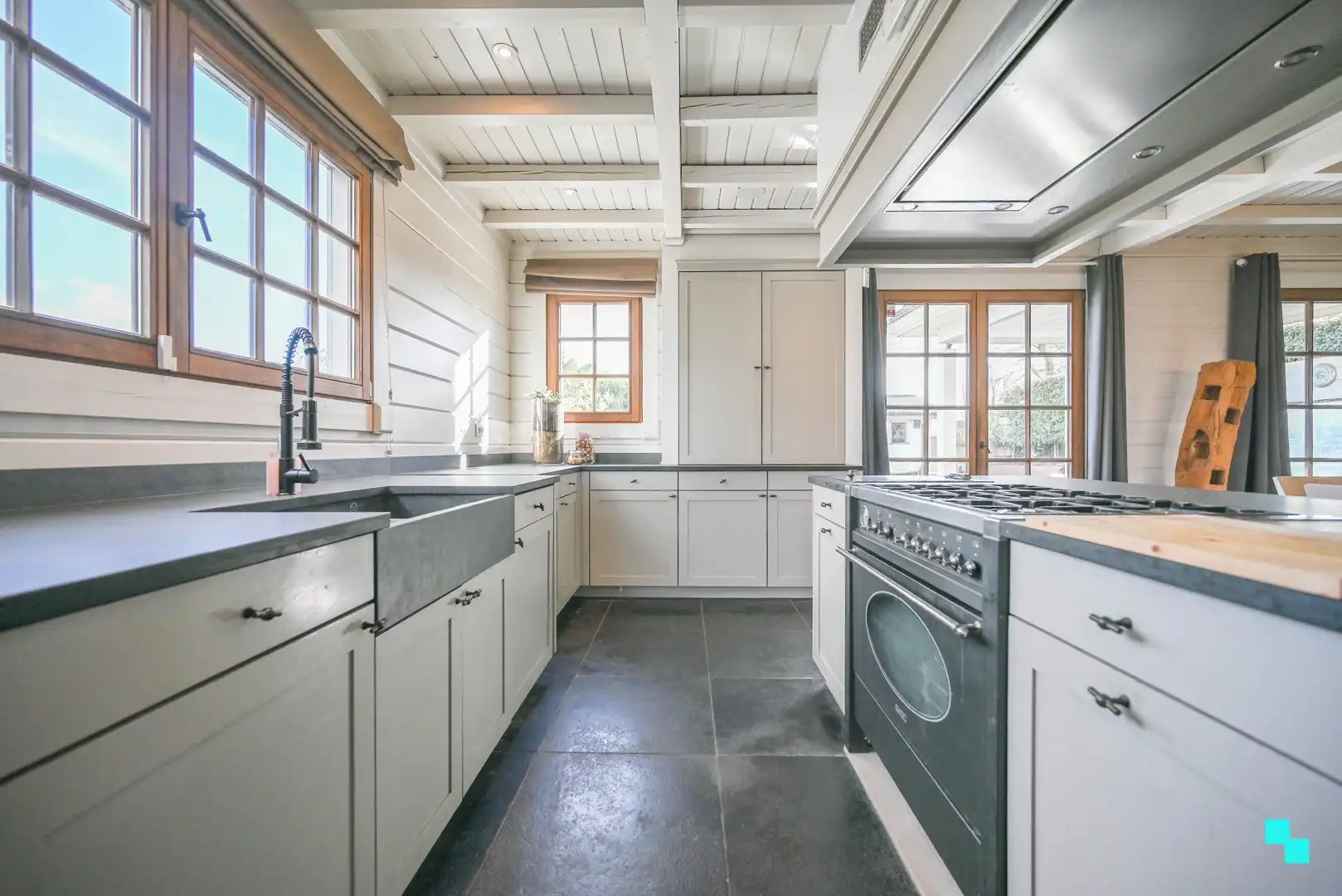 Kwalitatieve villa met zwembad foto 7