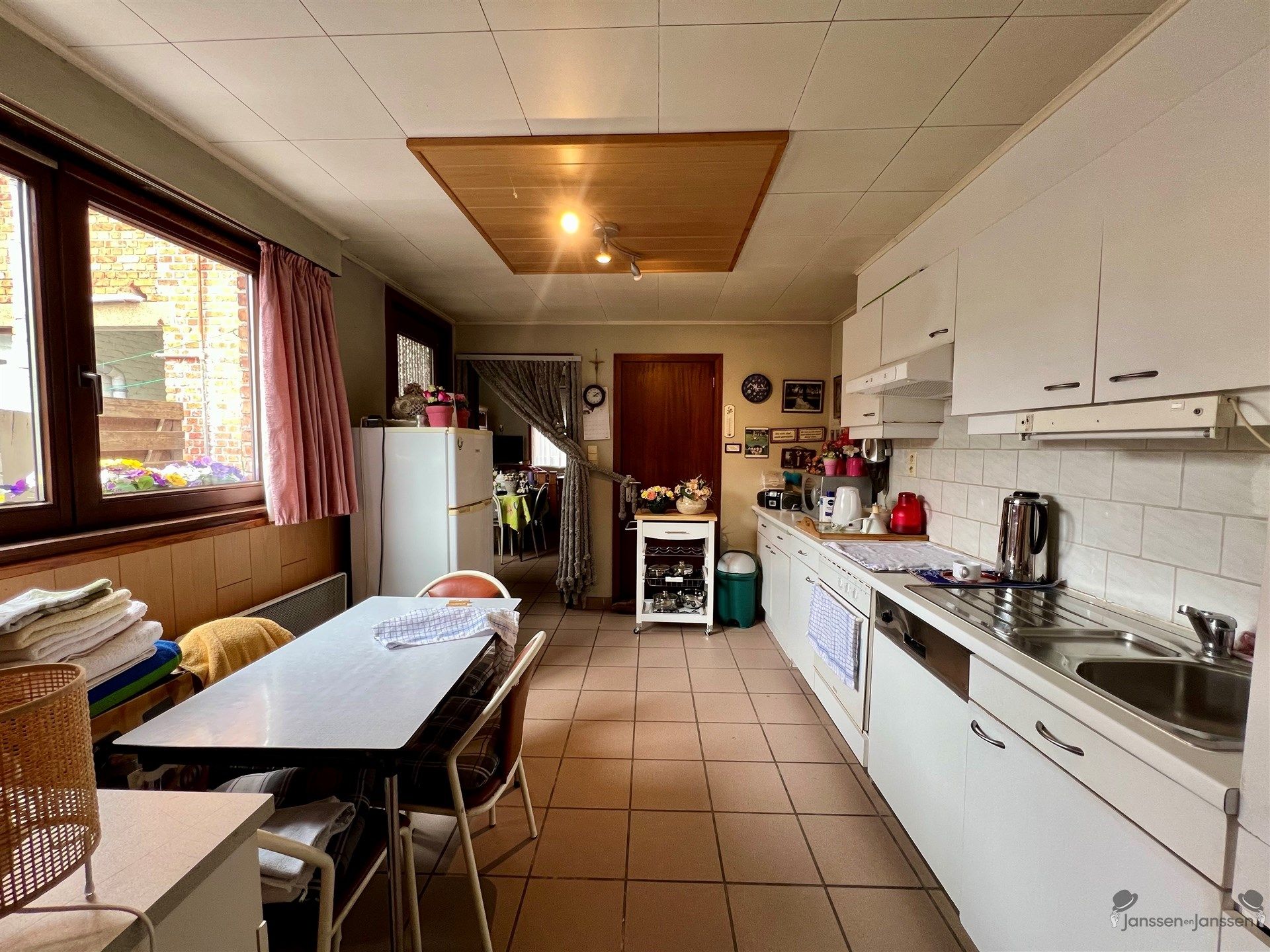 Te renoveren woning met 2 slaapkamers foto 6