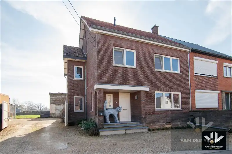 VOLLEDIG GERENOVEERDE, INSTAPKLARE GEZINSWONING foto 26